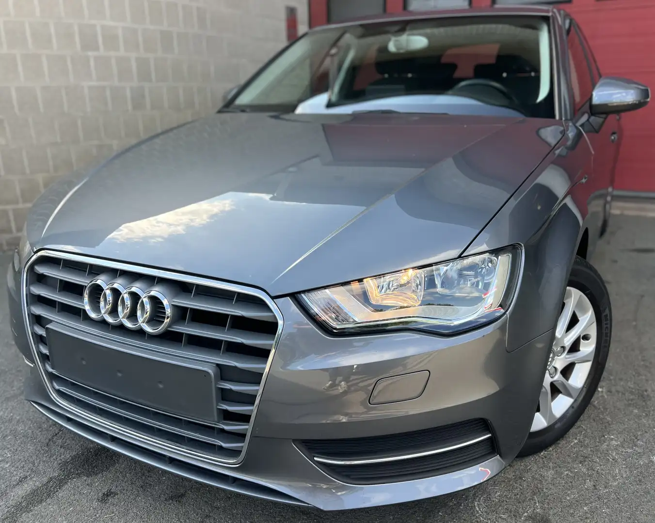 Audi A3 Sportback 1.2 TFSI Ambition + CAR-PASS + NAVI Gris - 1
