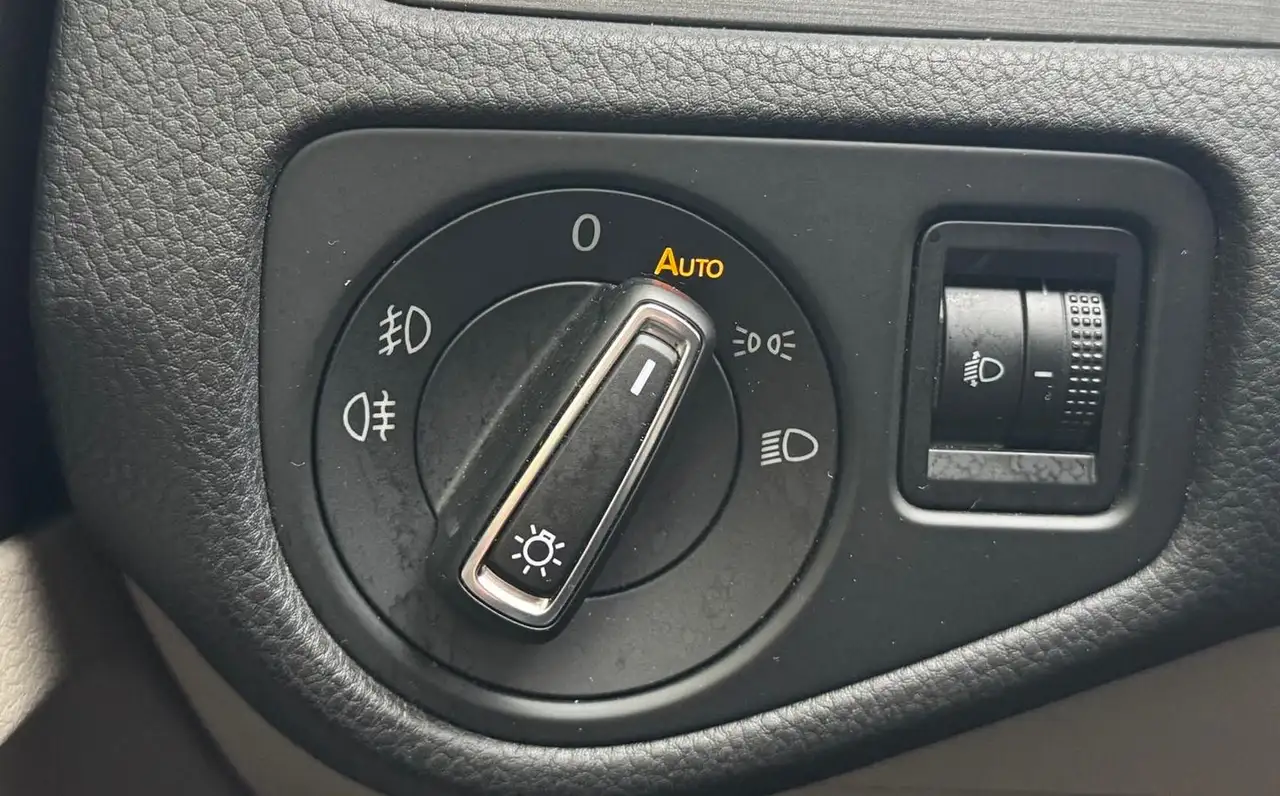 Volkswagen Golf Standard Model — photo 9