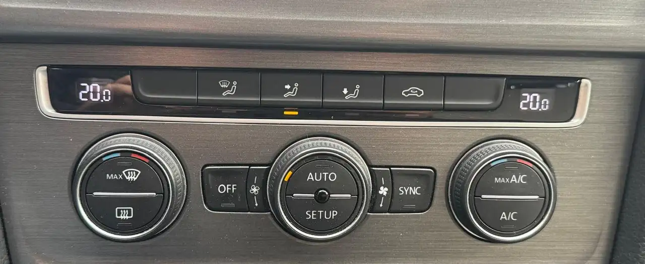 Volkswagen Golf Standard Model — photo 10