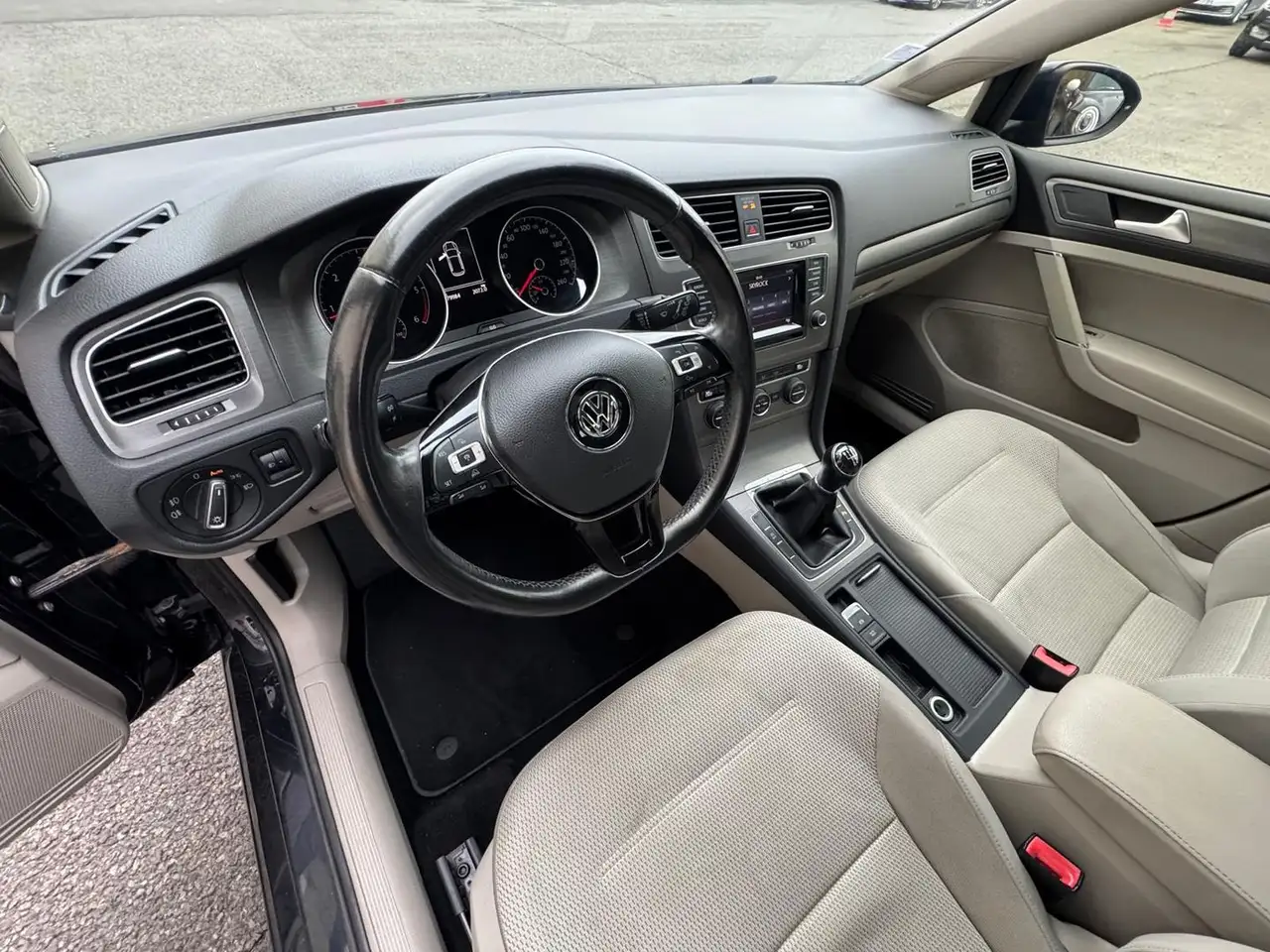 Volkswagen Golf Standard Model — photo 15