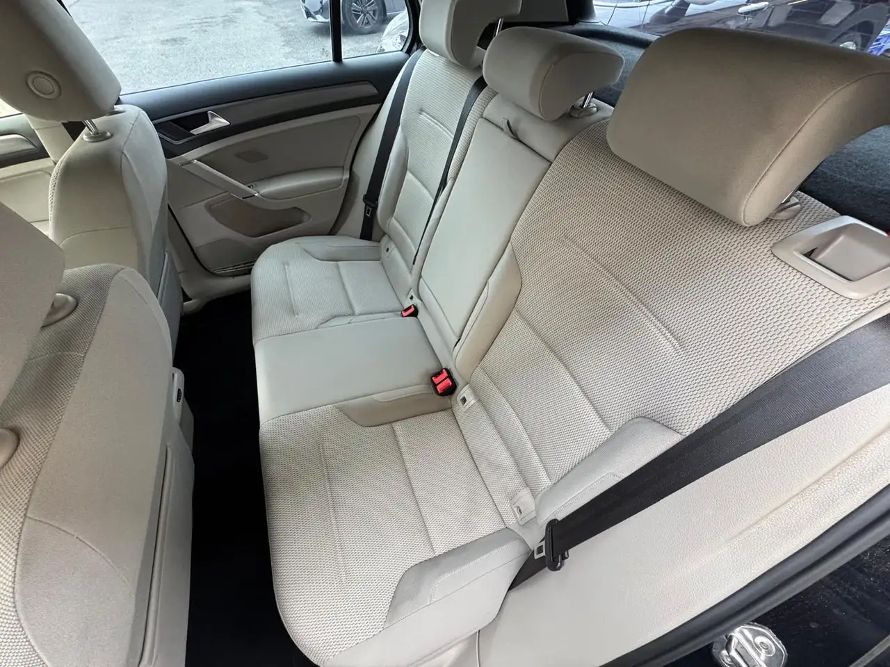 Volkswagen Golf Standard Model — photo 16