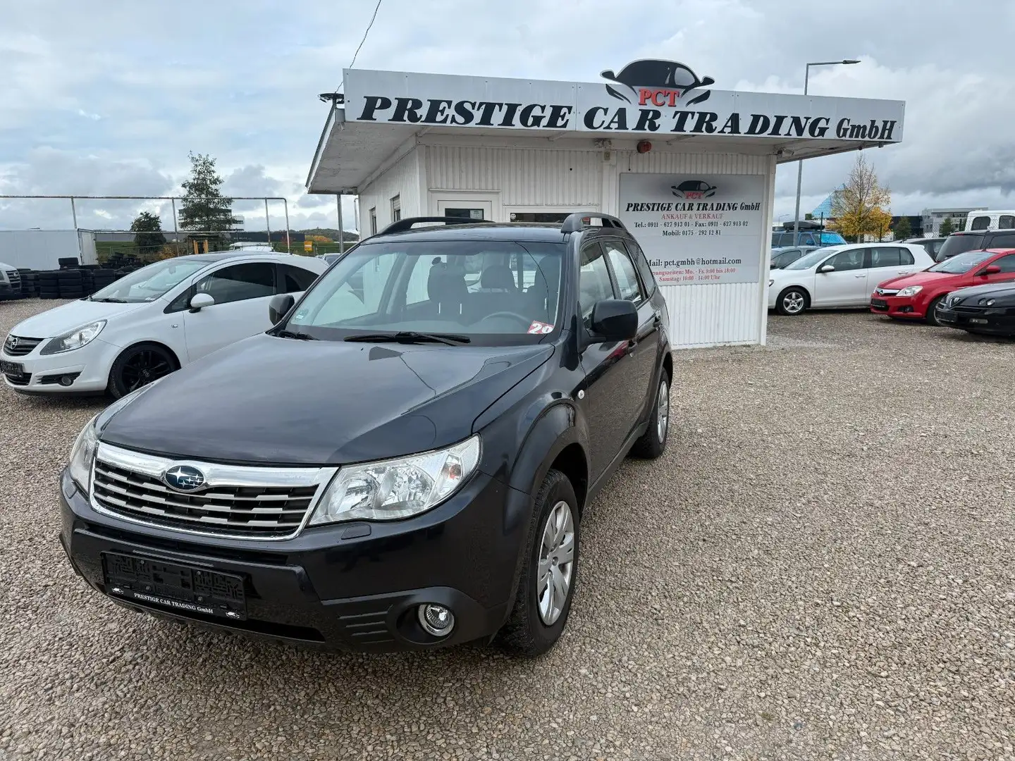 Subaru Forester 2.0 Active 4x4 *1.HAND*GAS+BENZIN* Grau - 1