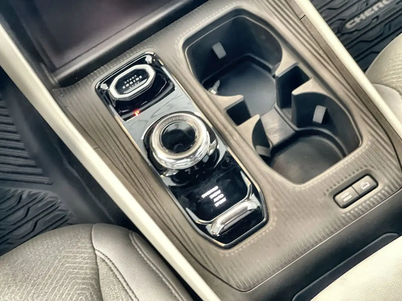 Jeep Cherokee снимка Jeep Cherokee