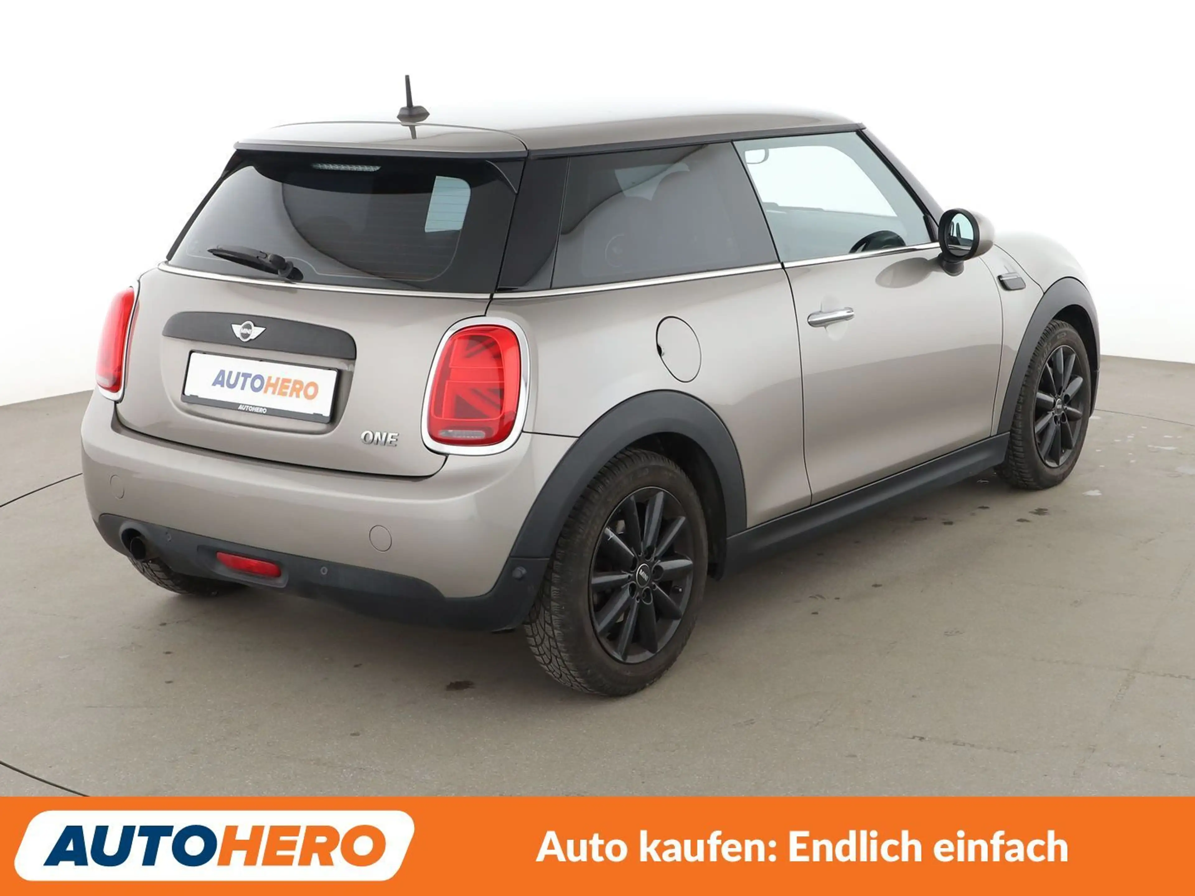 MINI One One Blackyard *PDC*SHZ*KLIMA*GARANTIE* — photo 6