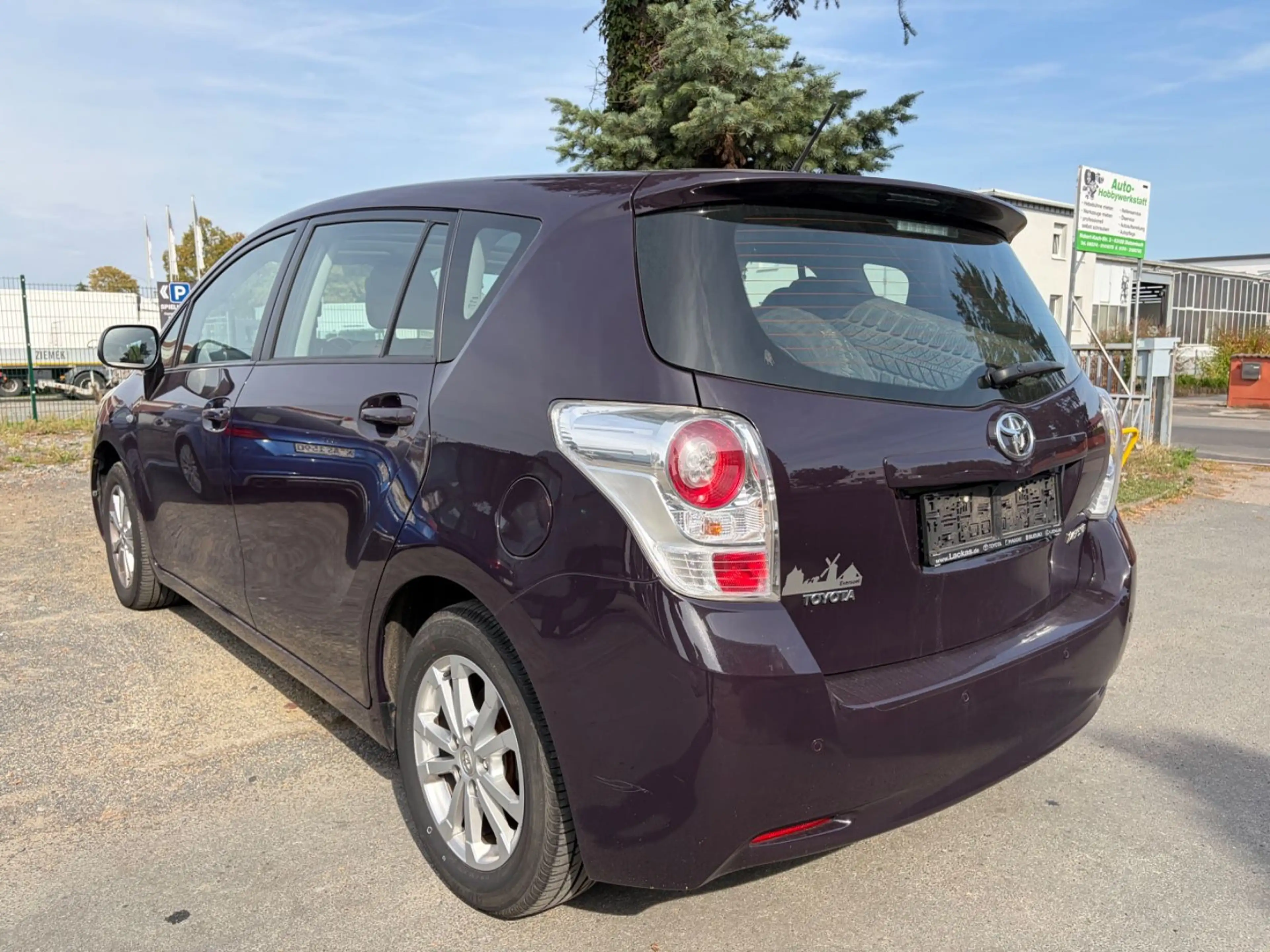 Toyota Verso 1.6l Valvematic Edition PANORAMA / PARK — photo 12