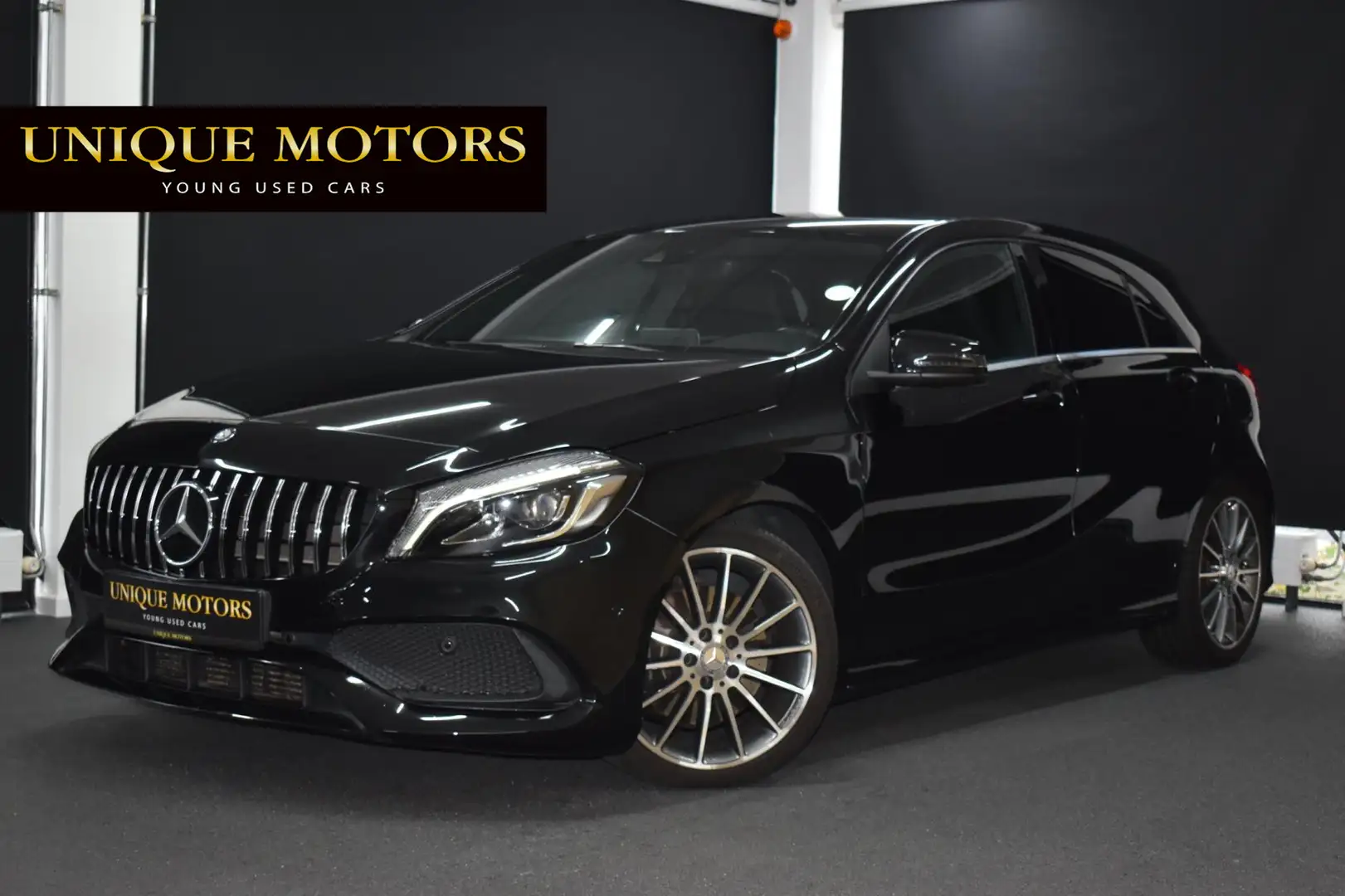 Mercedes-Benz A 220 4MATIC AMG 184pk | CAMERA | COMAND | LED Zwart - 1