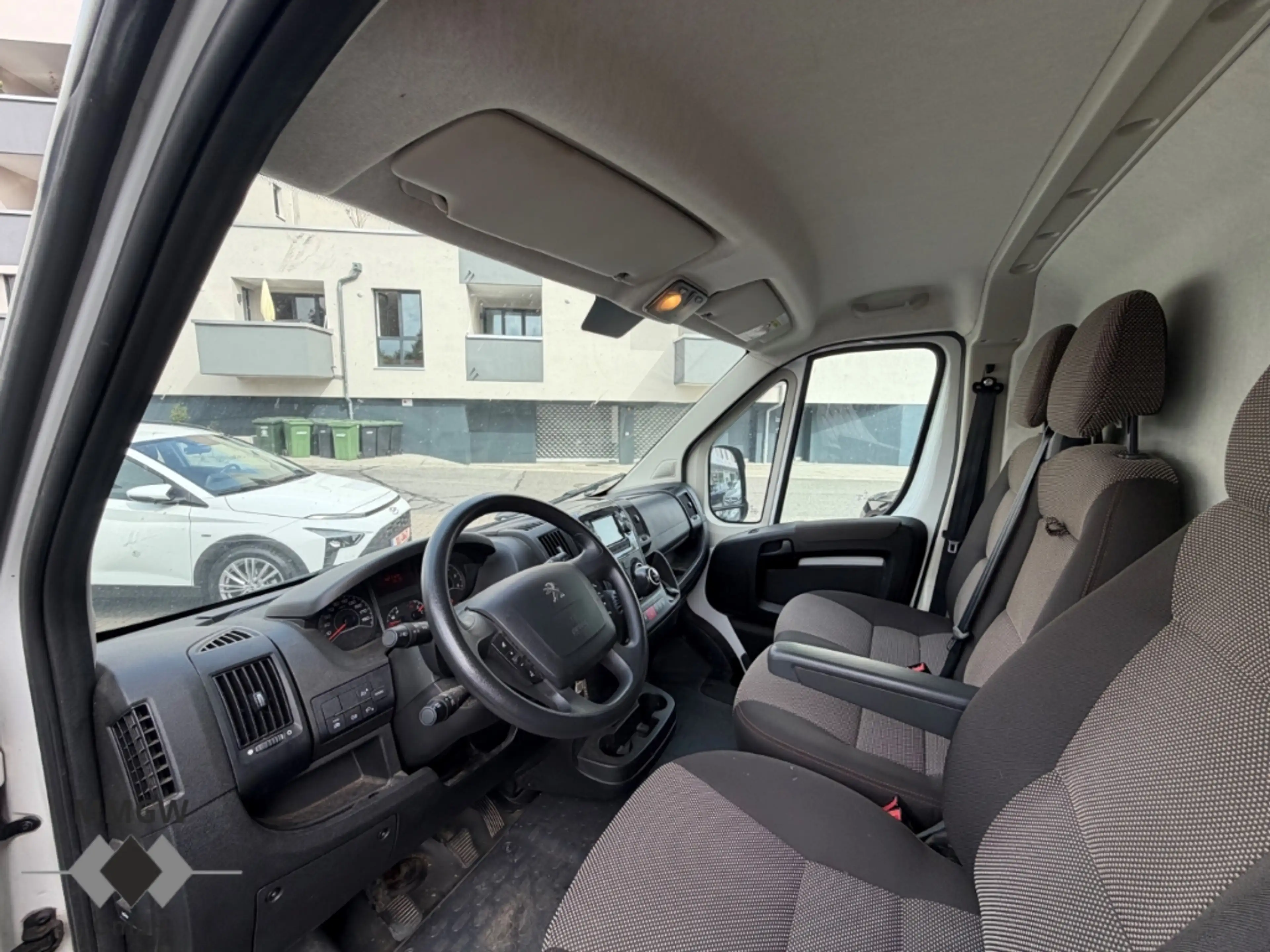 Peugeot Boxer Kasten Hochraum 335 L3H2 Pro BlueHDi 140 Stop&Star — photo 11