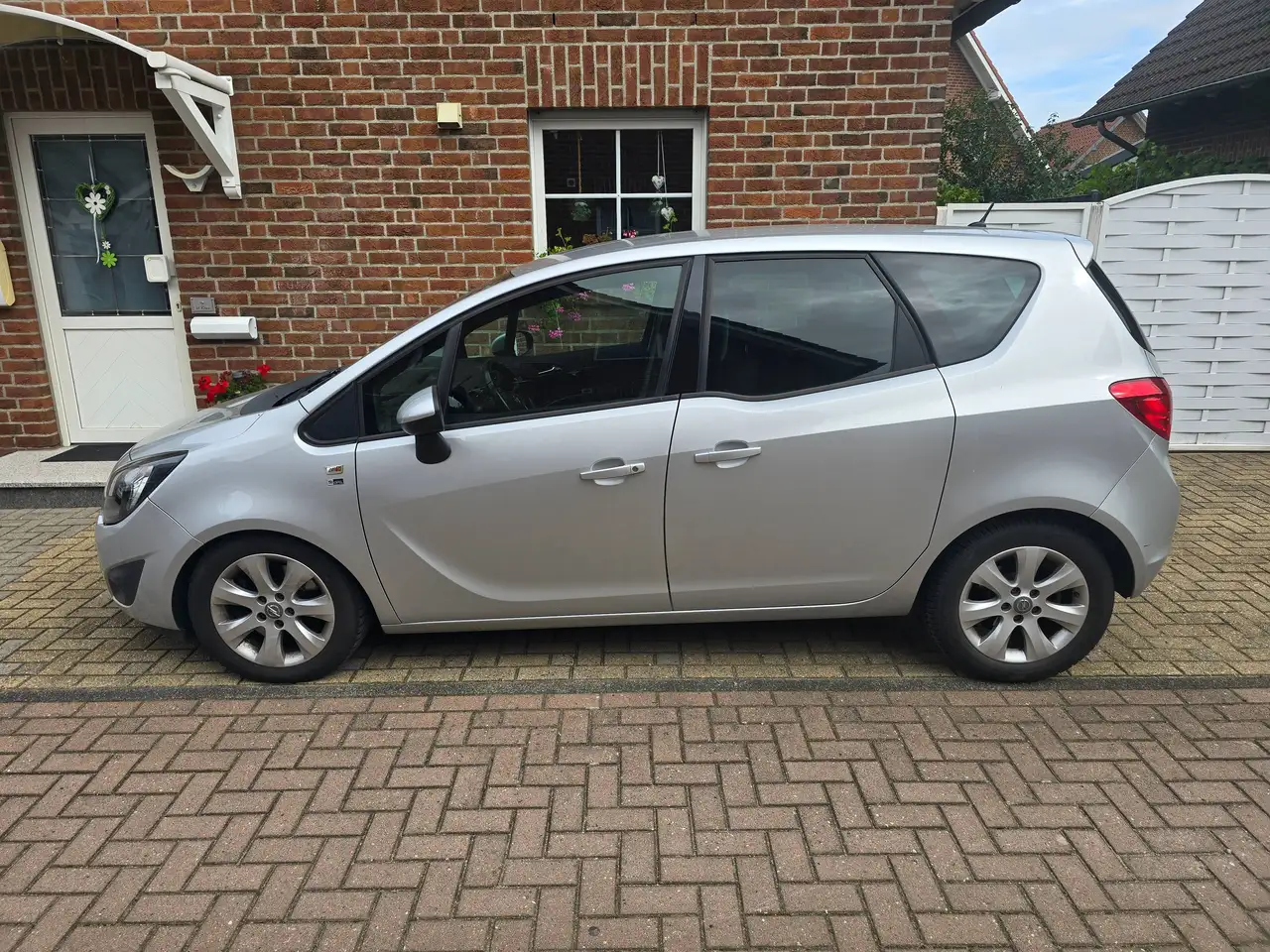 Opel Meriva Meriva 1.7 CDTI Automatik 150 Jahre Opel — photo 1 of 13