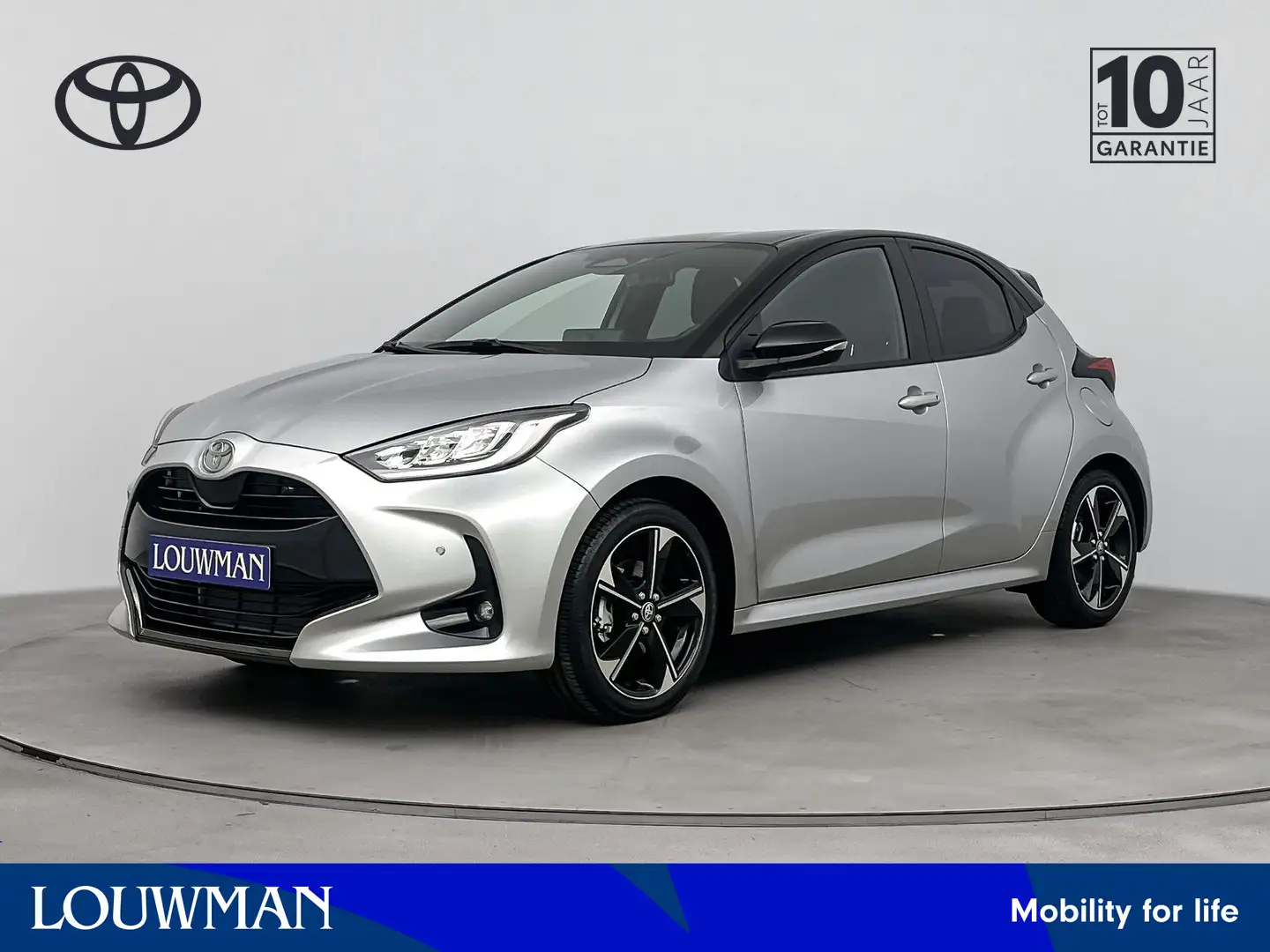 Toyota Yaris 1.5 Hybrid 130 Launch Edition Grijs - 1