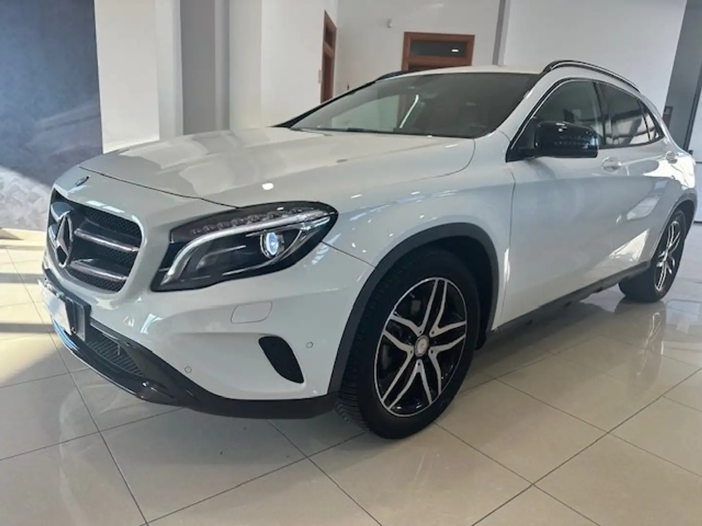 Mercedes-Benz GLA 200 GLA-X156 2014 d (cdi) Sport 4matic auto Bianco - 1