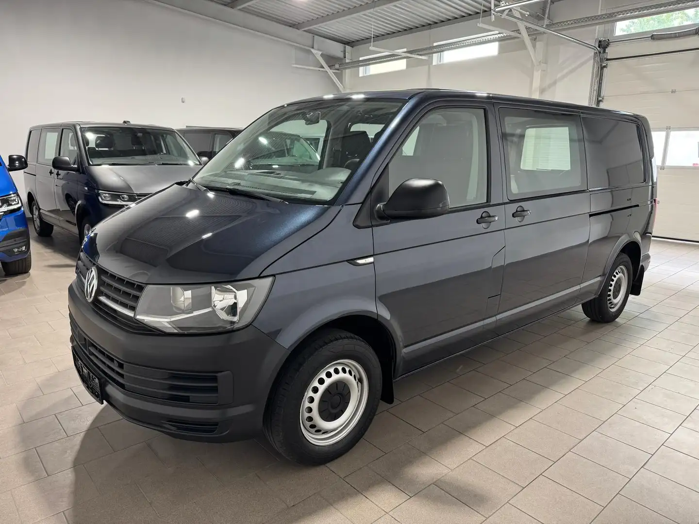 Volkswagen T6 Transporter T6 Kasten,4Motion,LR,Klima,AHK,2 Schiebet. Schwarz - 2