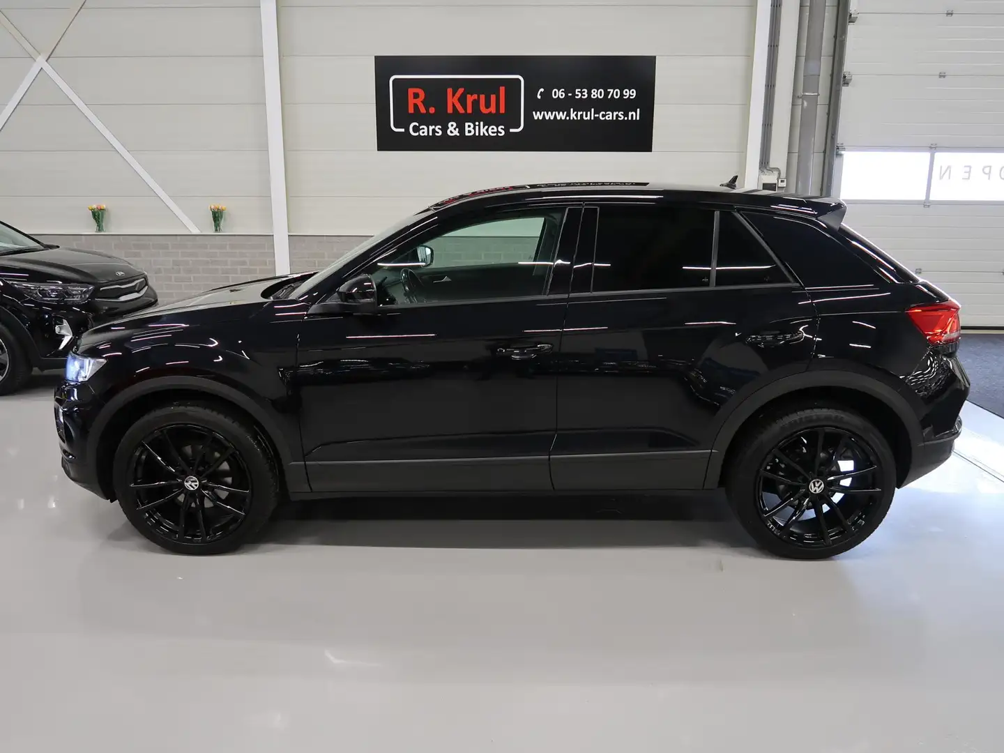 Volkswagen T-Roc 1.5 TSI Sport Triple Black Airco-ecc App connect N Noir - 2