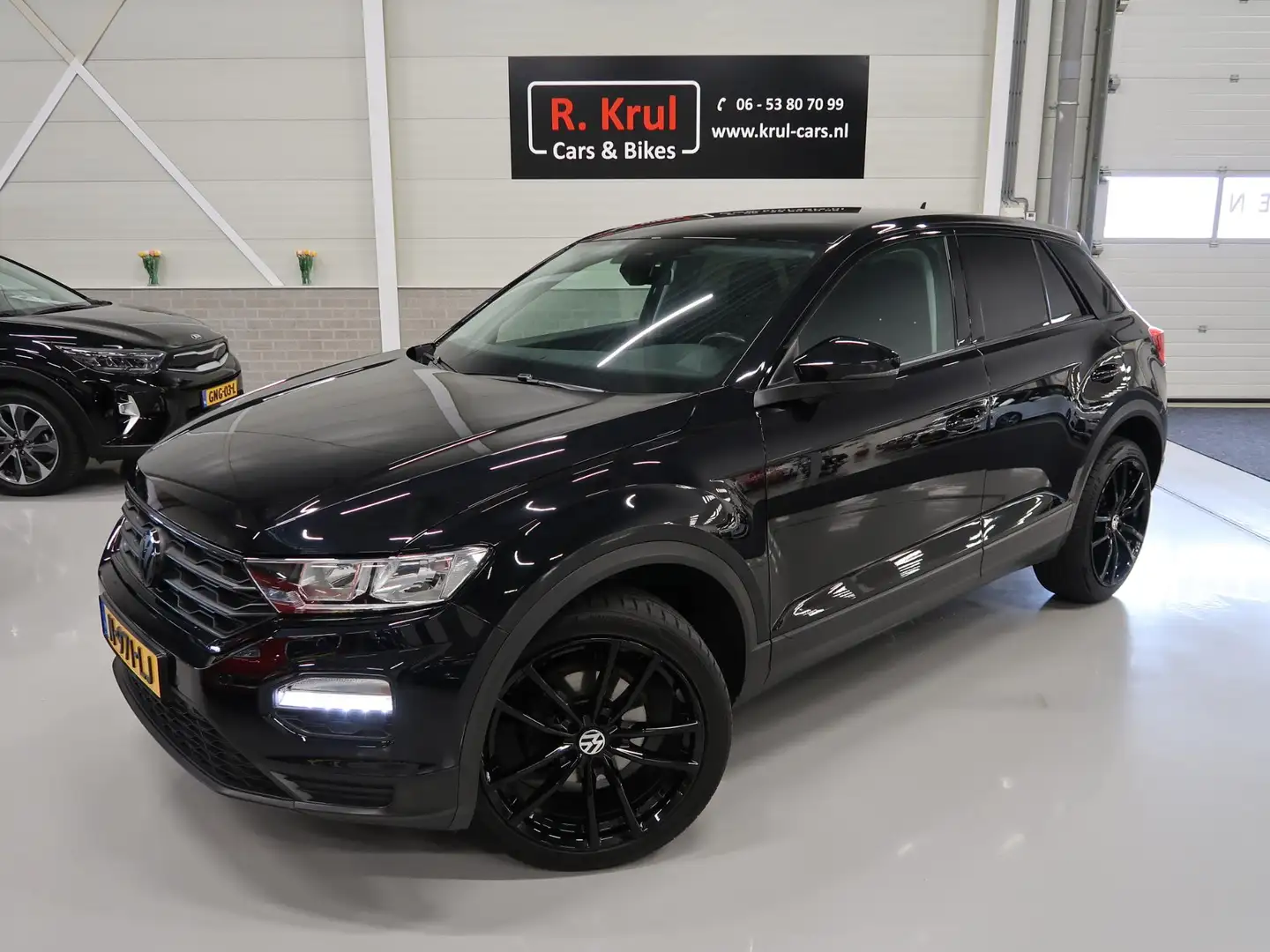 Volkswagen T-Roc 1.5 TSI Sport Triple Black Airco-ecc App connect N Noir - 1