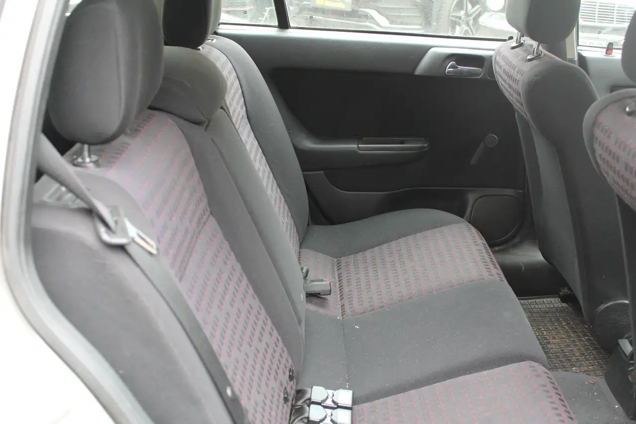 Opel Astra 1.6 Caravan Comfort AUTOMATIK, KLIMA, foto 7