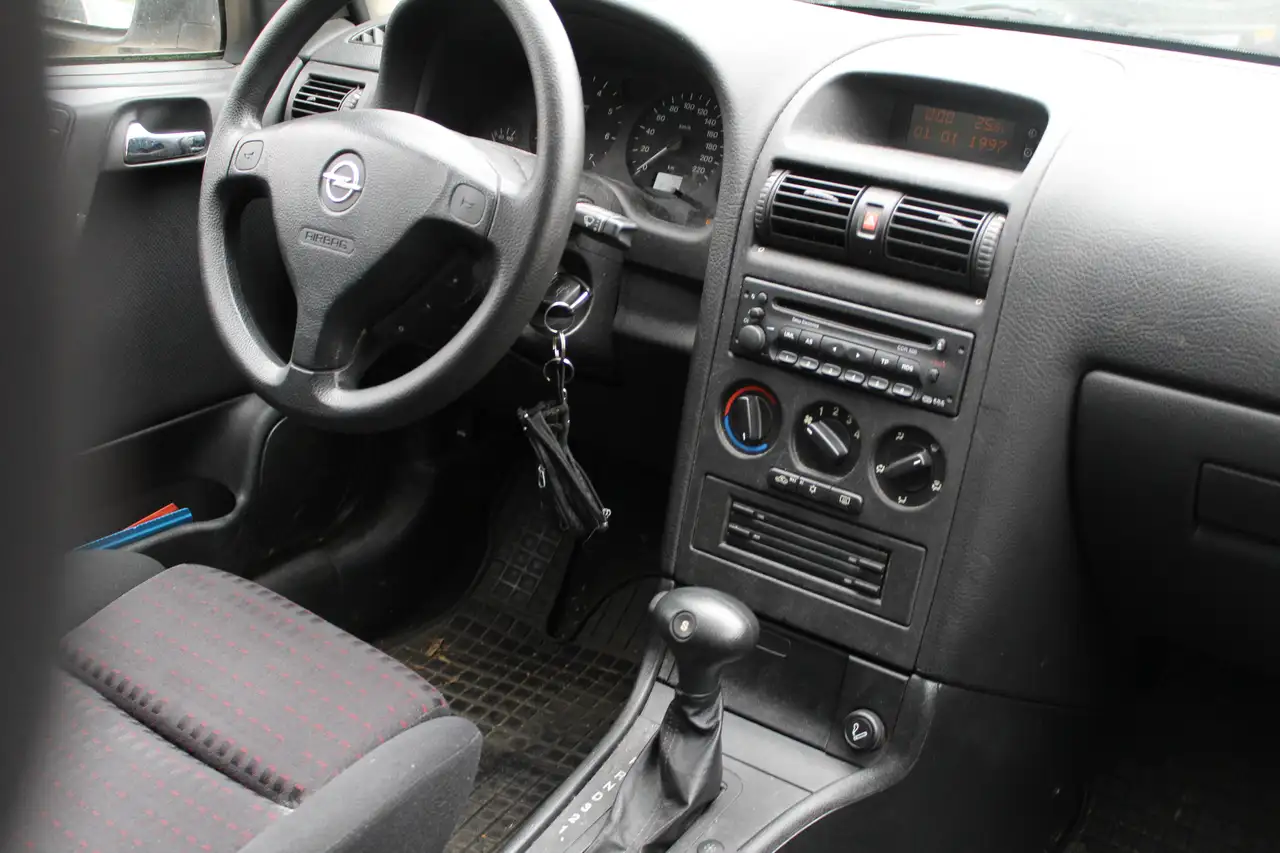 Opel Astra 1.6 Caravan Comfort AUTOMATIK, KLIMA, foto 8