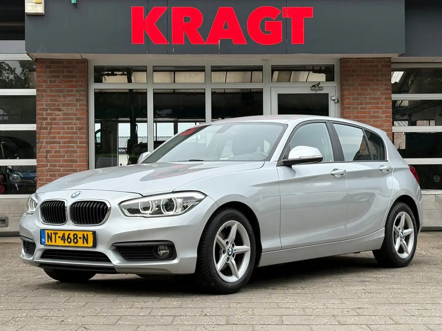 BMW 116 1-serie Executive 116i 109 pk 5drs - LED - Navi - Gris - 1