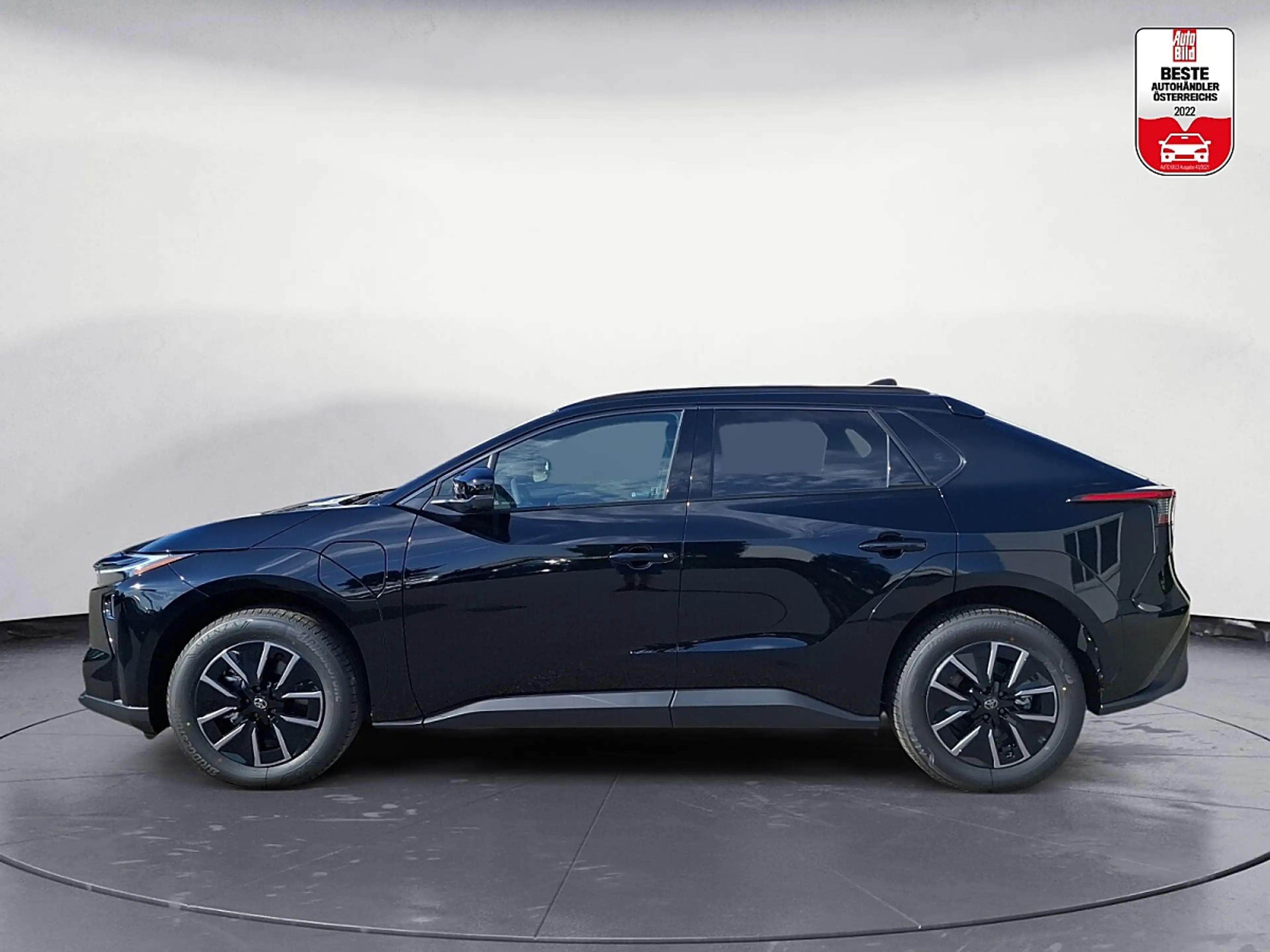Toyota bZ4X BZ4X Active Drive AWD 73kWh | ab 43.670,- — photo 9