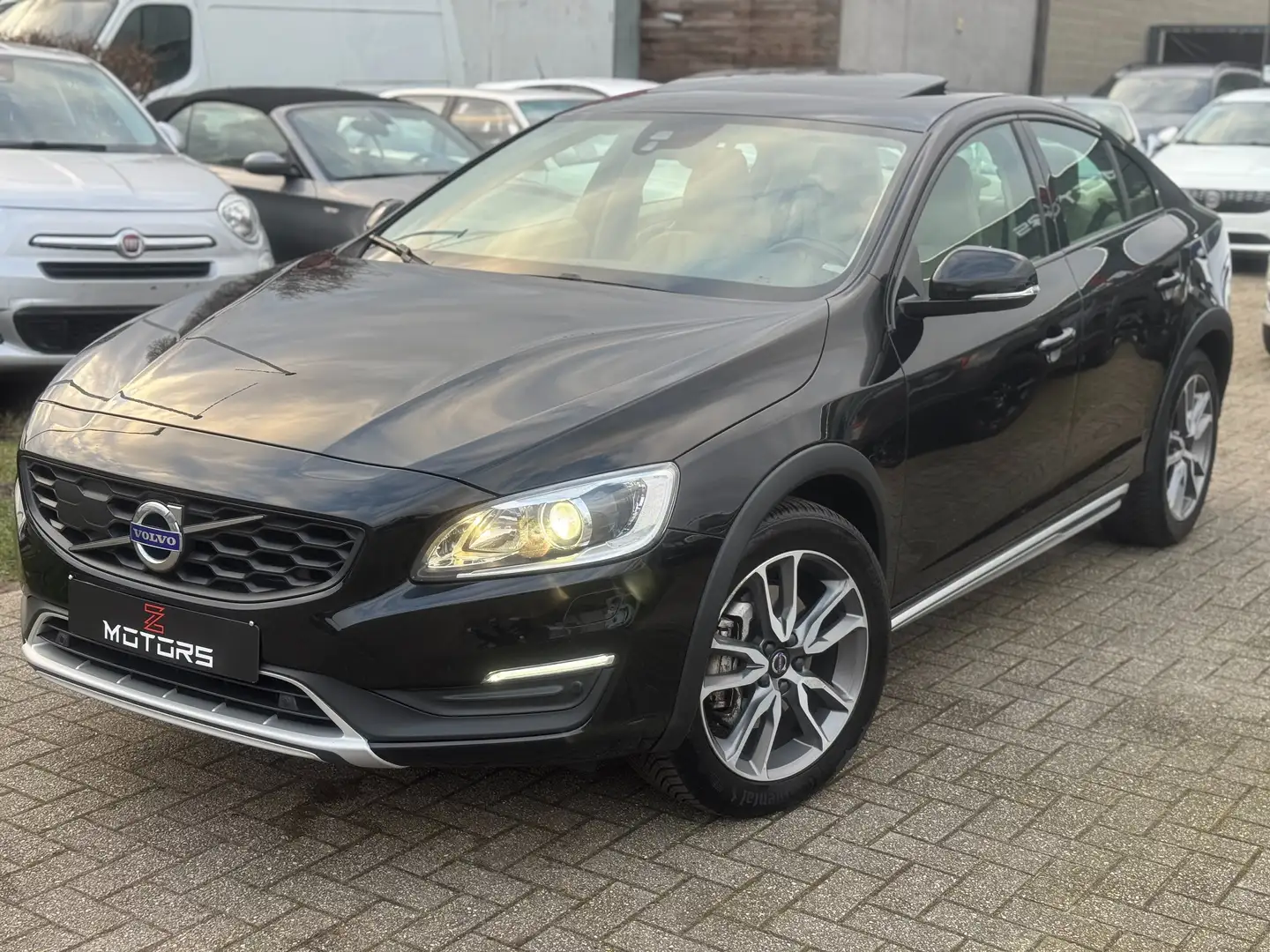 Volvo S60 Cross Country 2.0 D4 Summum Geartronic Fekete - 2