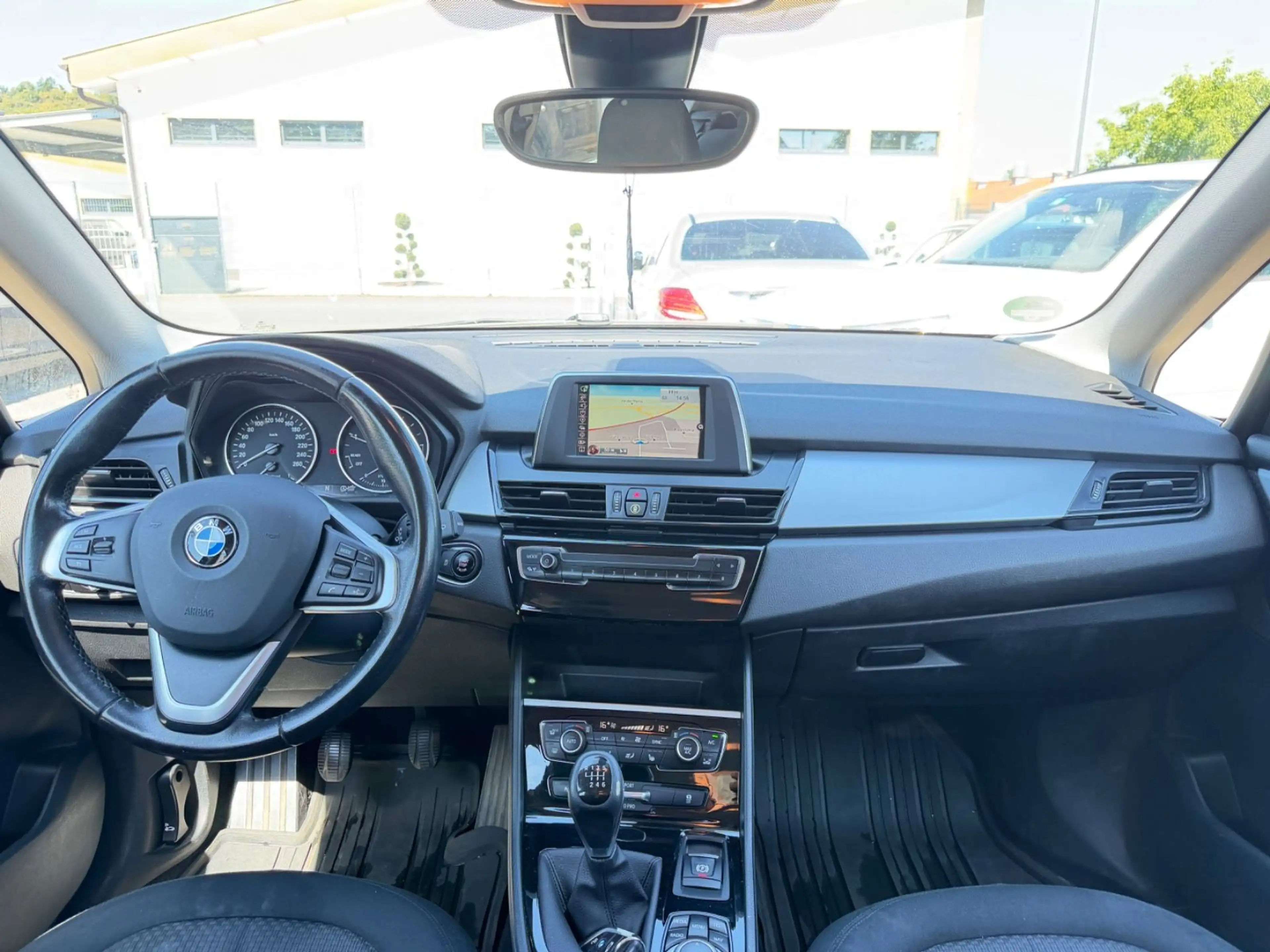 BMW 216 2 Active Tourer 216 d Advantage — photo 13