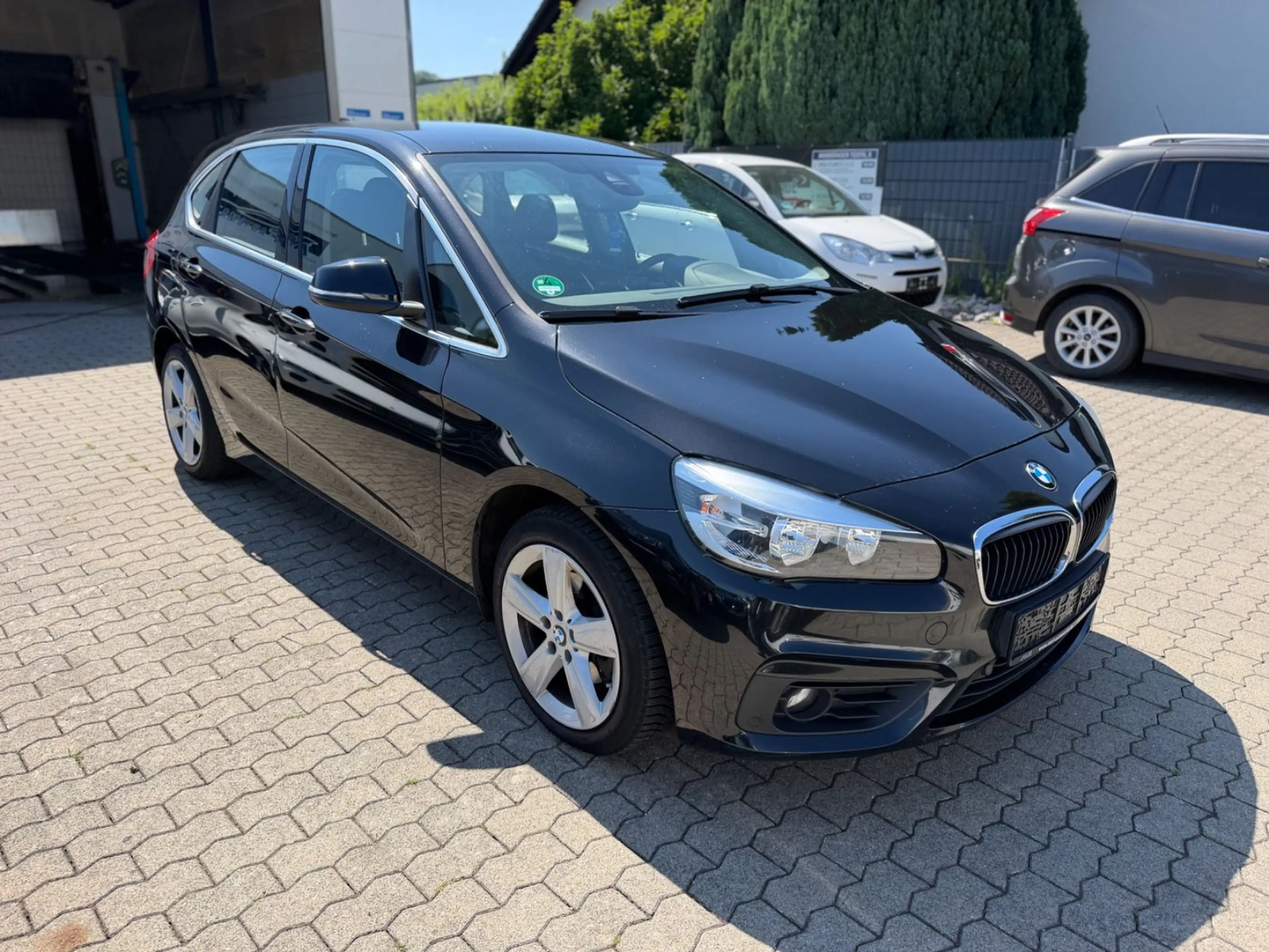 BMW 216 2 Active Tourer 216 d Advantage — photo 2