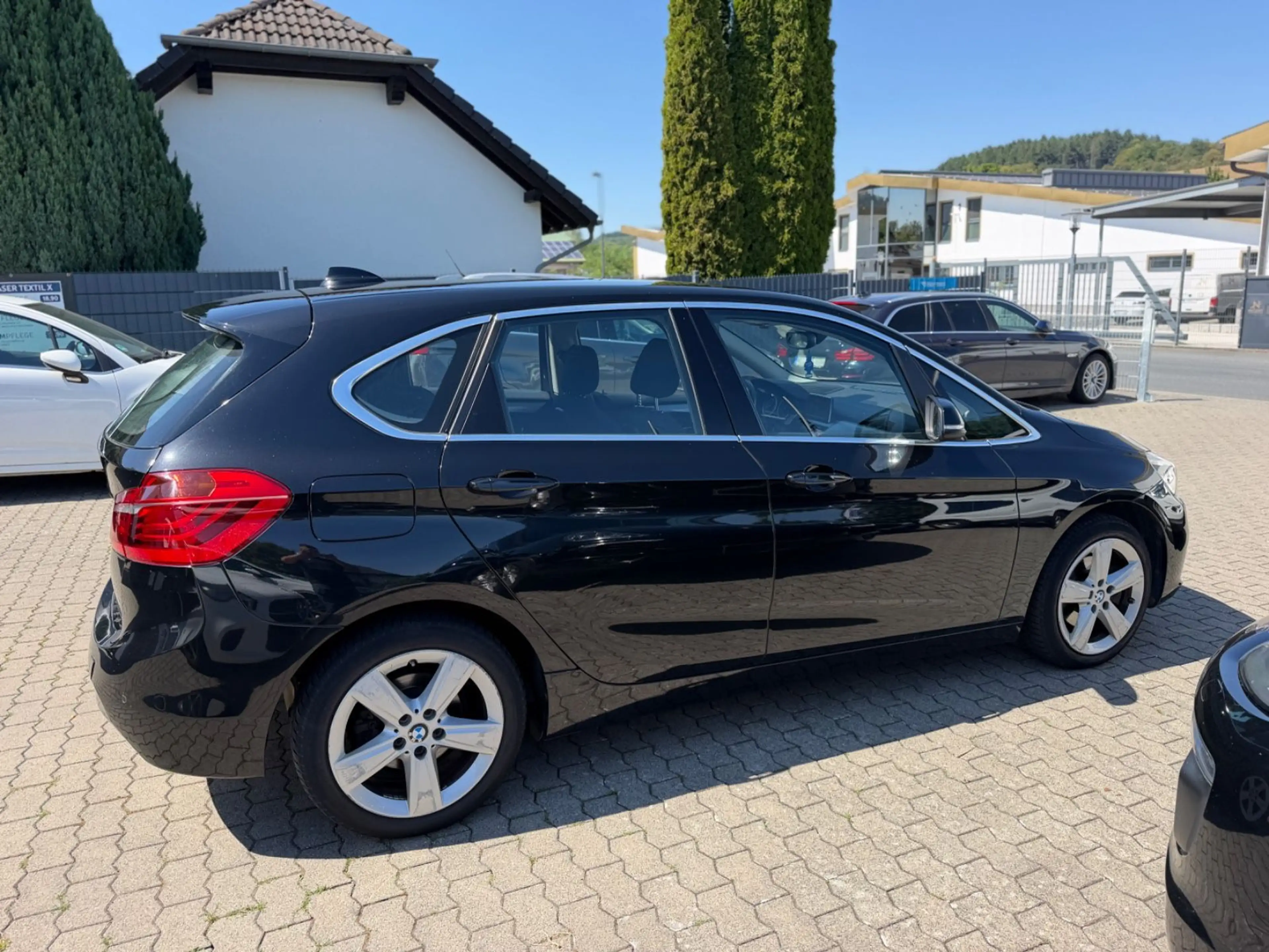 BMW 216 2 Active Tourer 216 d Advantage — photo 6