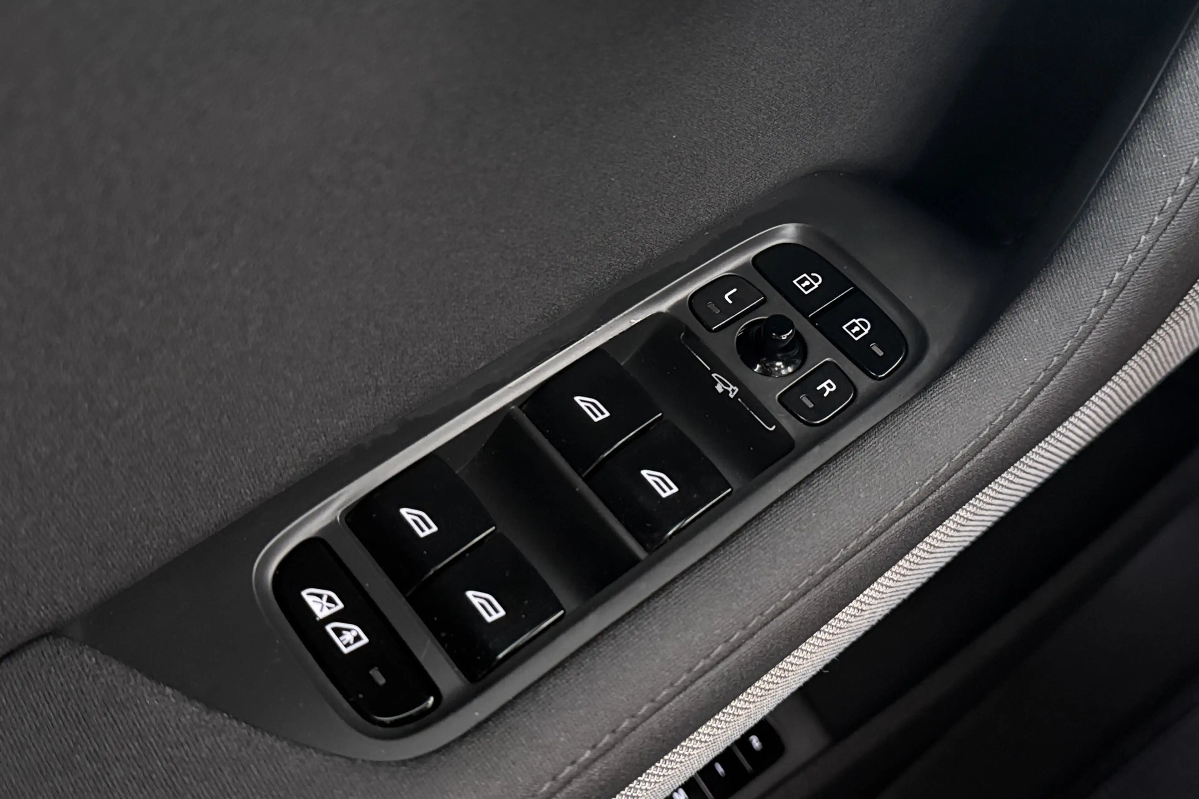 Polestar 2 Long Range 78 kWh (94%SOH) Memory Camera 19'LMV LE — photo 20