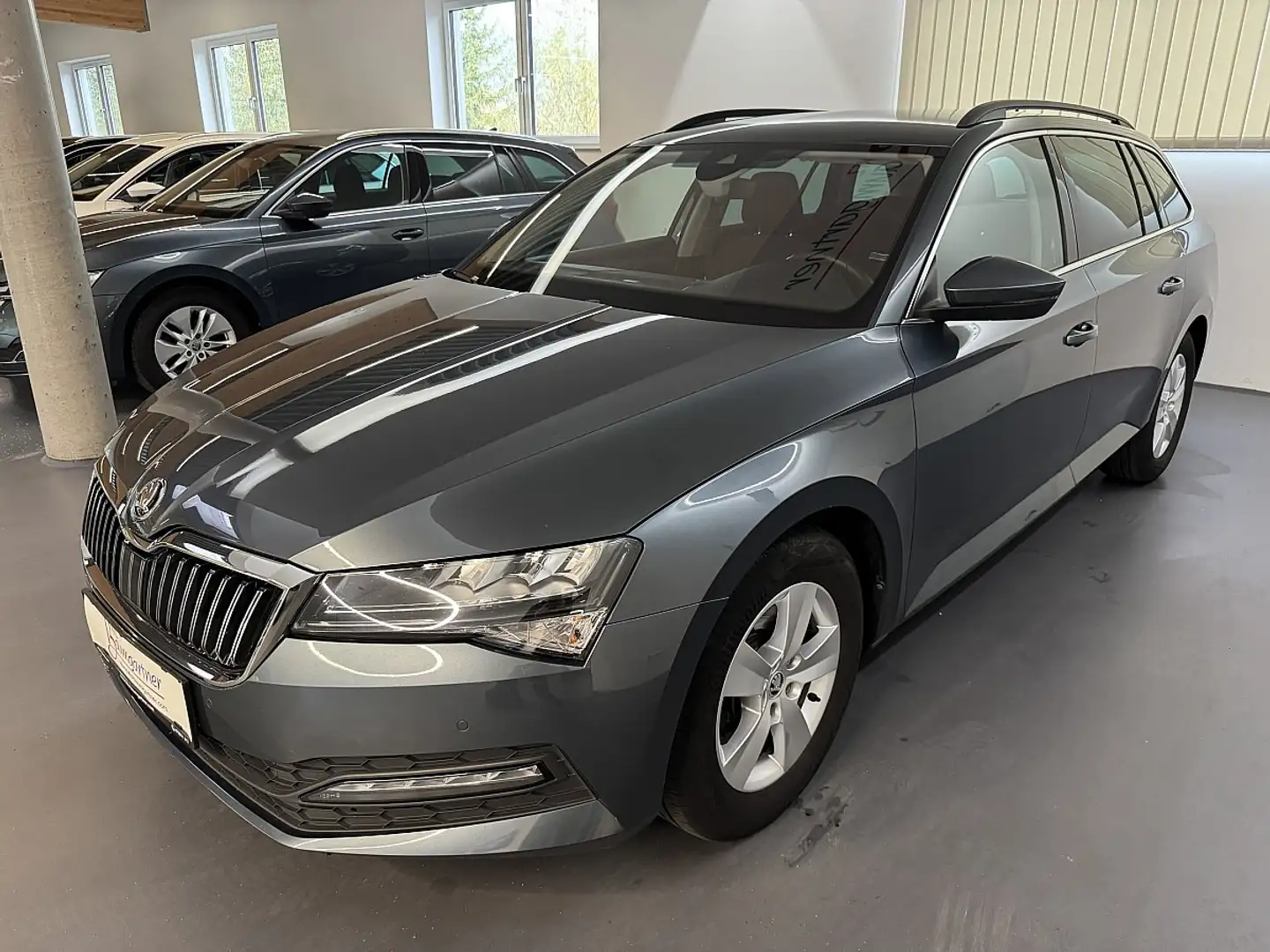 Skoda Superb Kombi 2,0TDI *LED*NAVI*AHK*Sitzheizung*Tempomat... Gris - 2