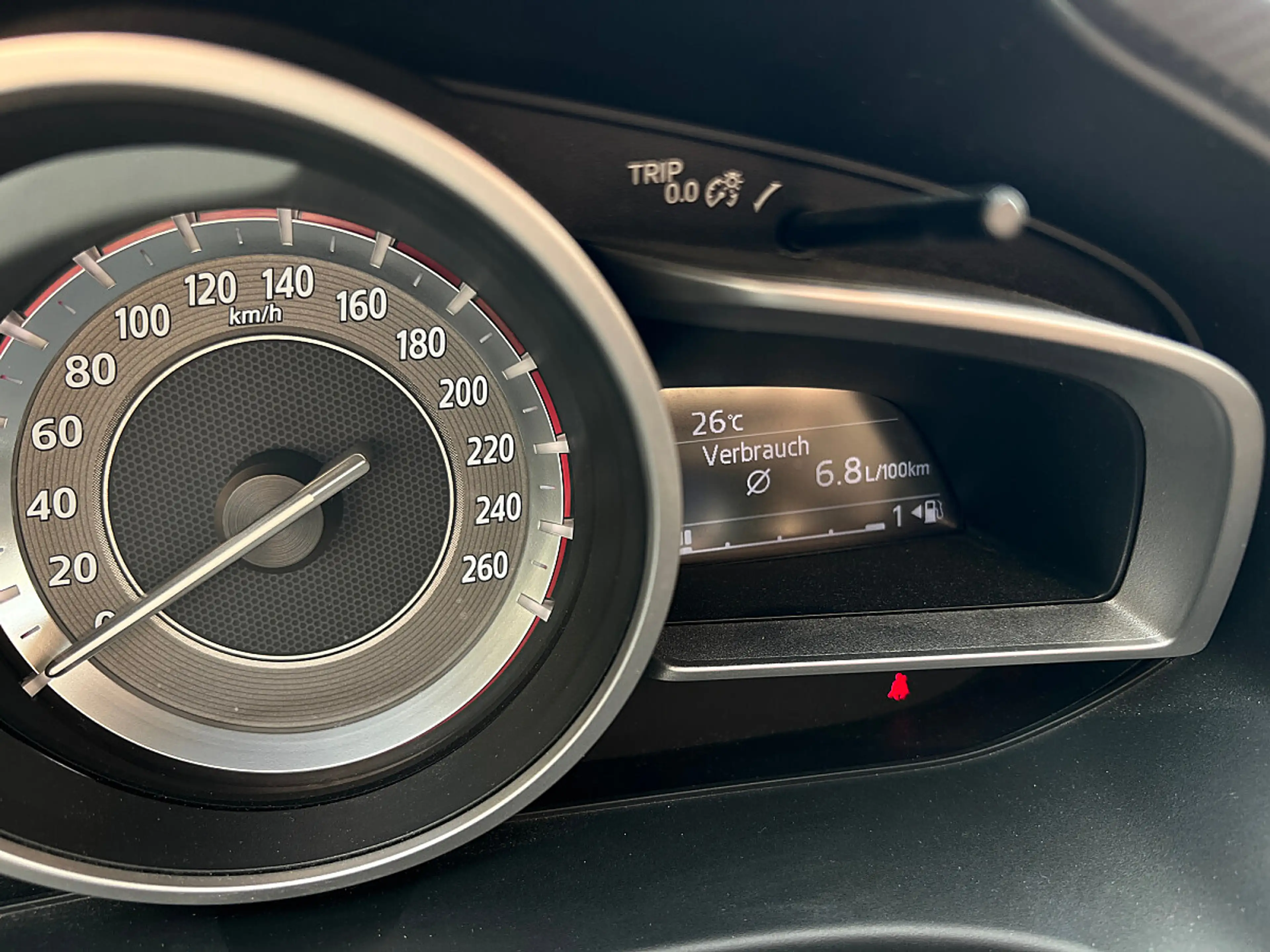 Mazda 3 Mazda3 2.0 Attraction · Sport-Bodykit eingetrag... — photo 14