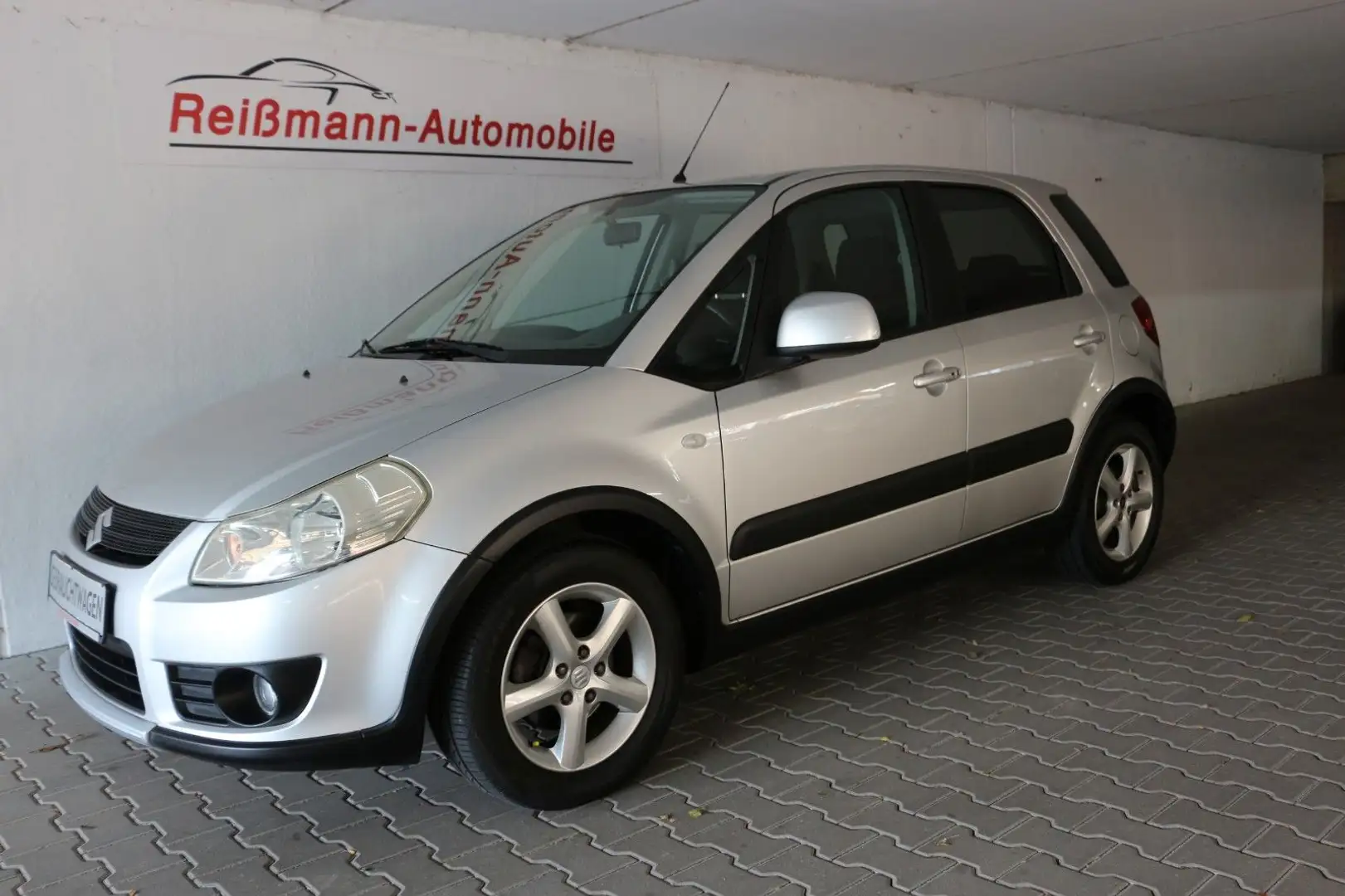 Suzuki SX4 Comfort, Klima, Navi, Sitzhzg. Automatik Silber - 1