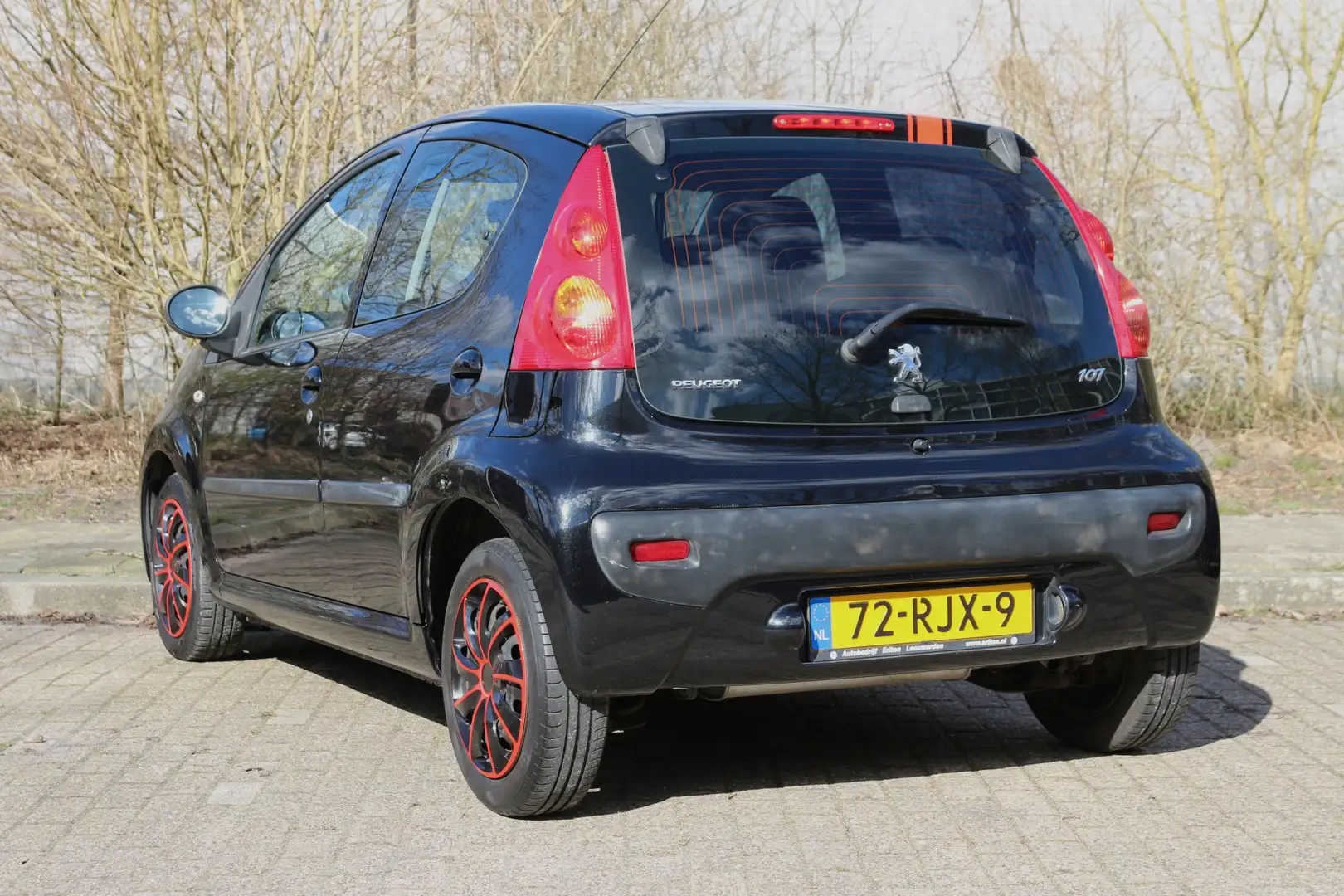 Peugeot 107 1.0-12V 68pk XS | NL-auto | 5 deuren | Airco | Rad Noir - 2