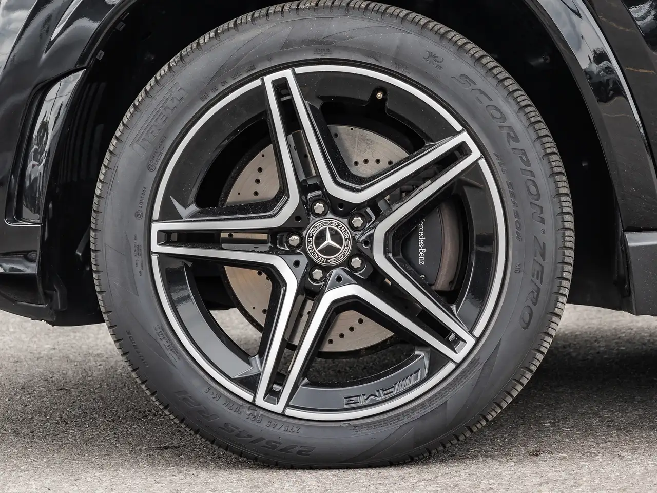 Mercedes-Benz GLS снимка Mercedes-Benz GLS