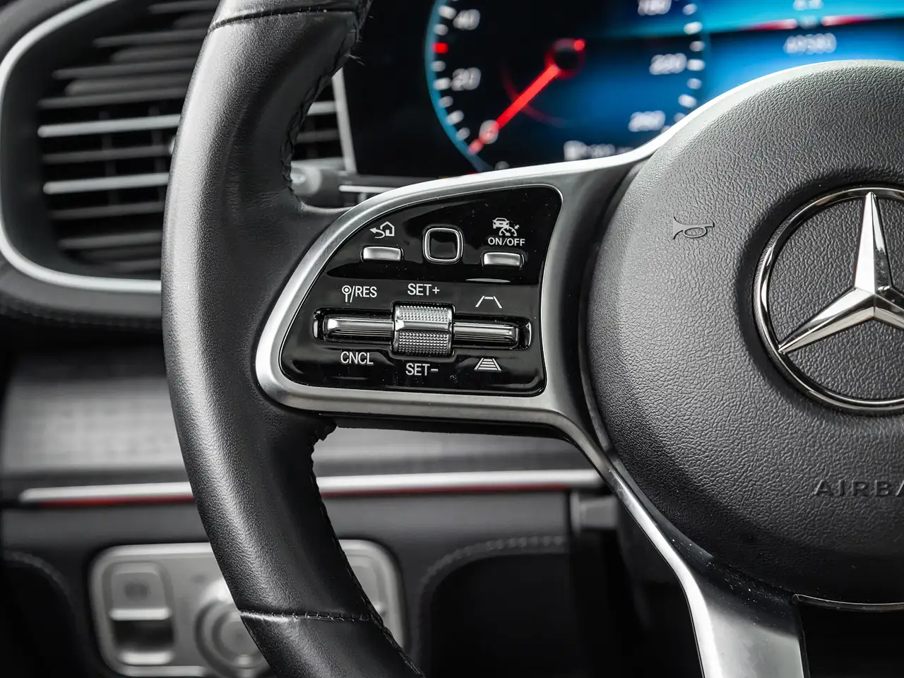 Mercedes-Benz GLS снимка Mercedes-Benz GLS