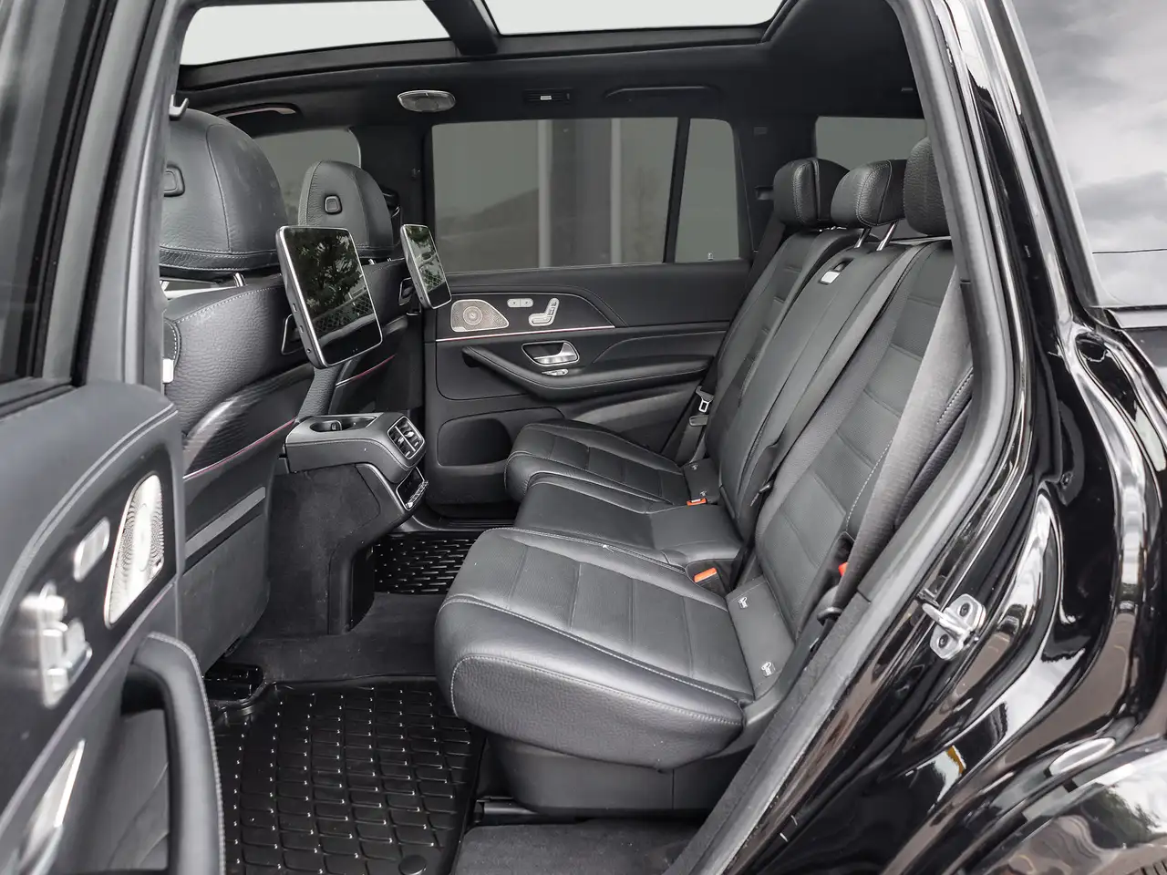 Mercedes-Benz GLS снимка Mercedes-Benz GLS