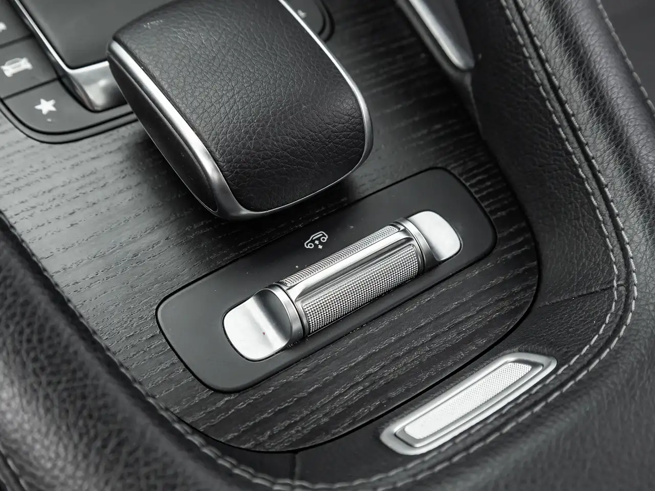 Mercedes-Benz GLS снимка Mercedes-Benz GLS