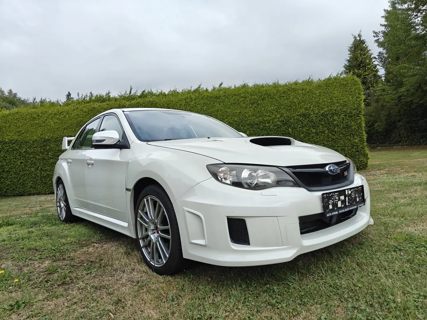 Subaru Impreza WRX STI Limousine Weiß - 2