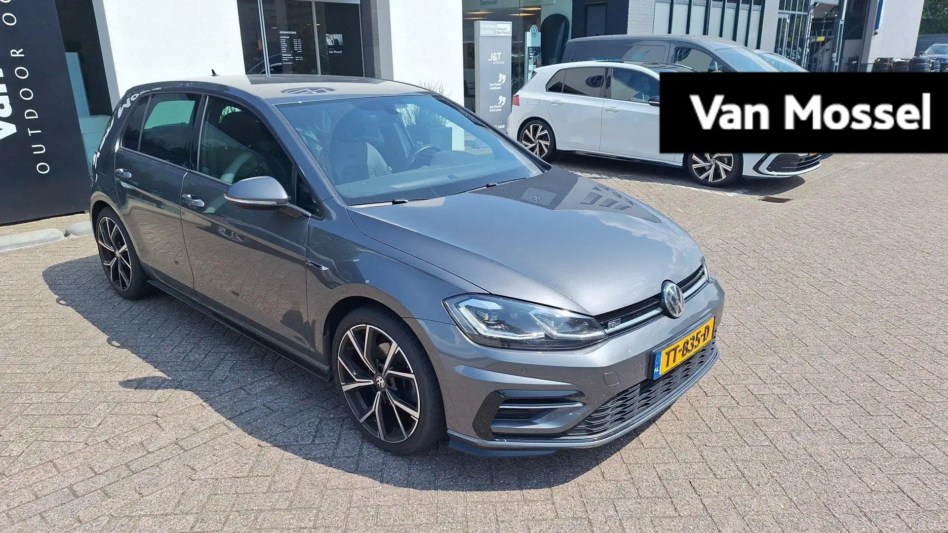 Volkswagen Golf 1.5 TSI Highline Business R | Lichtmetalen Velgen Grijs - 1