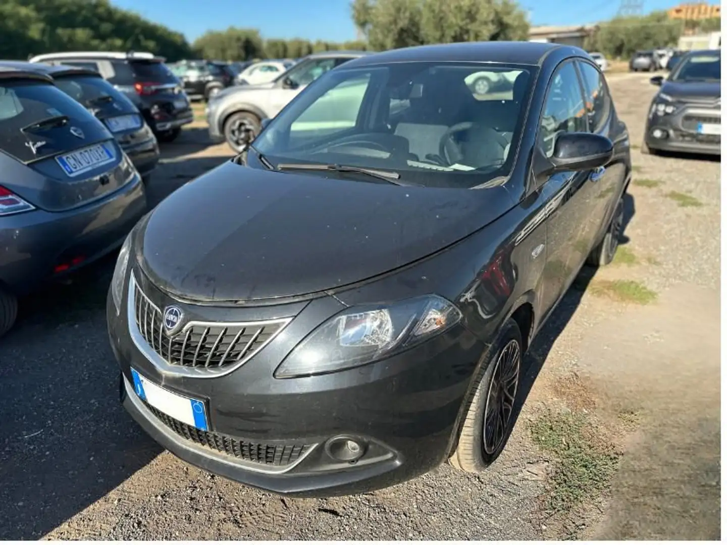 Lancia Ypsilon 1.0 FireFly 5 porte S&S Hybrid Gold Negro - 1