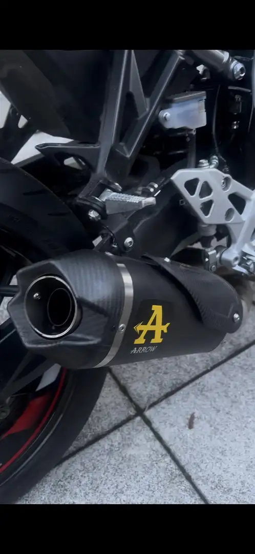 Suzuki GSX 8R Suzuki GSX-8R EZ 02/2024 Arrow Komplettanlage Noir - 2