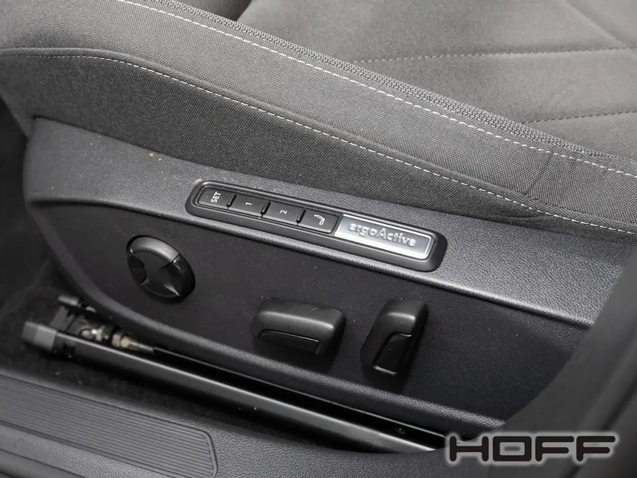 Volkswagen Golf VIII 2.0 TSI DSG Style 4Motion LED Kamera AHK Navi, миниатюра 11