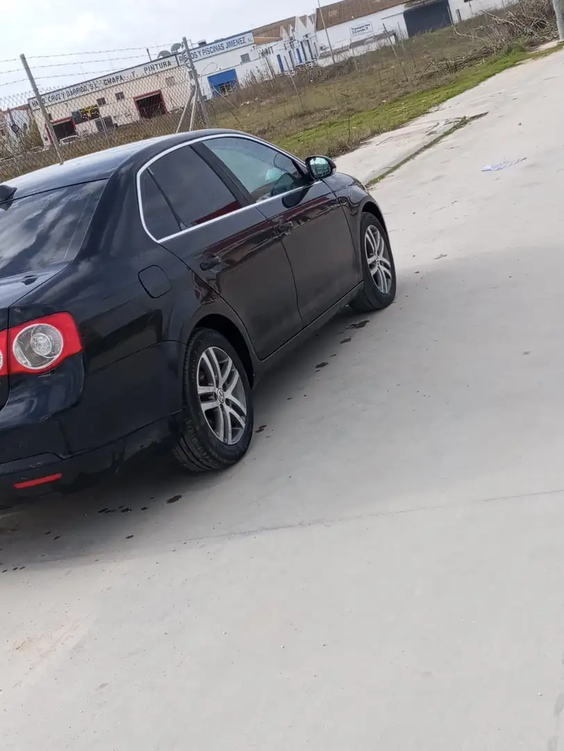 Volkswagen Jetta 1.9TDI Advance - 2