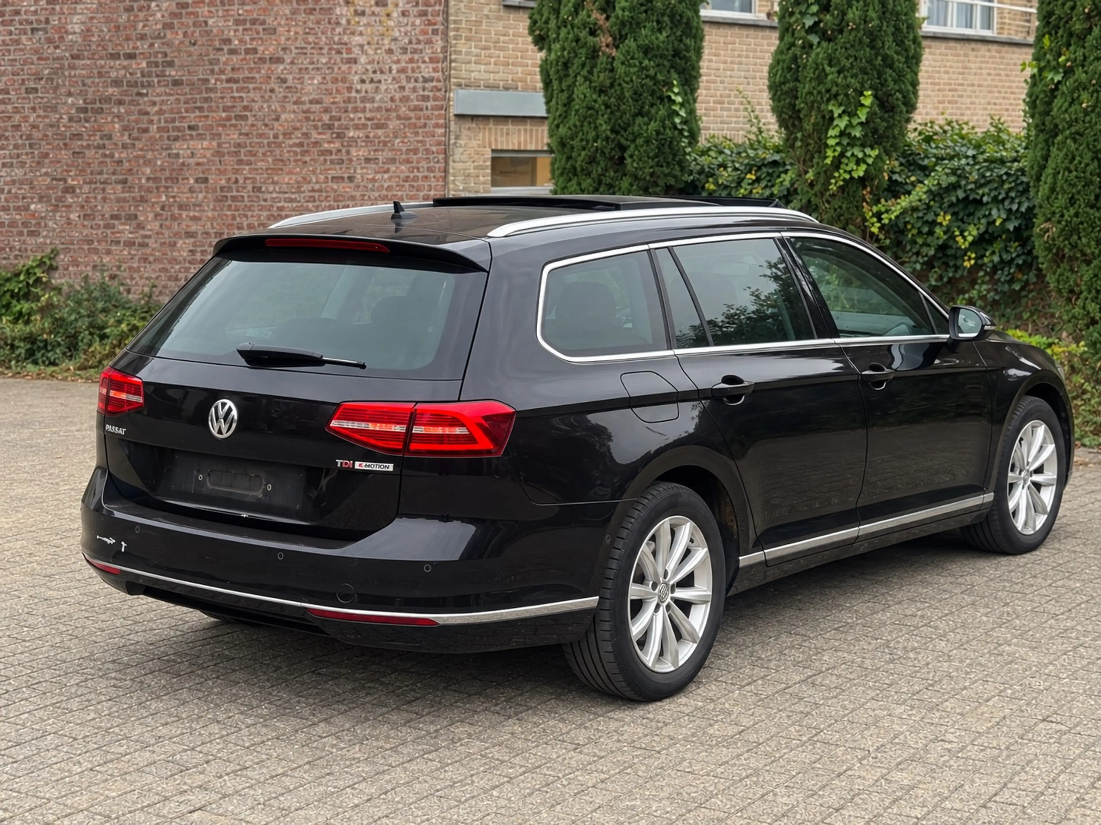 Volkswagen Passat Variant Passat SW 1.6 CR TDi Trendline DSG — photo 4
