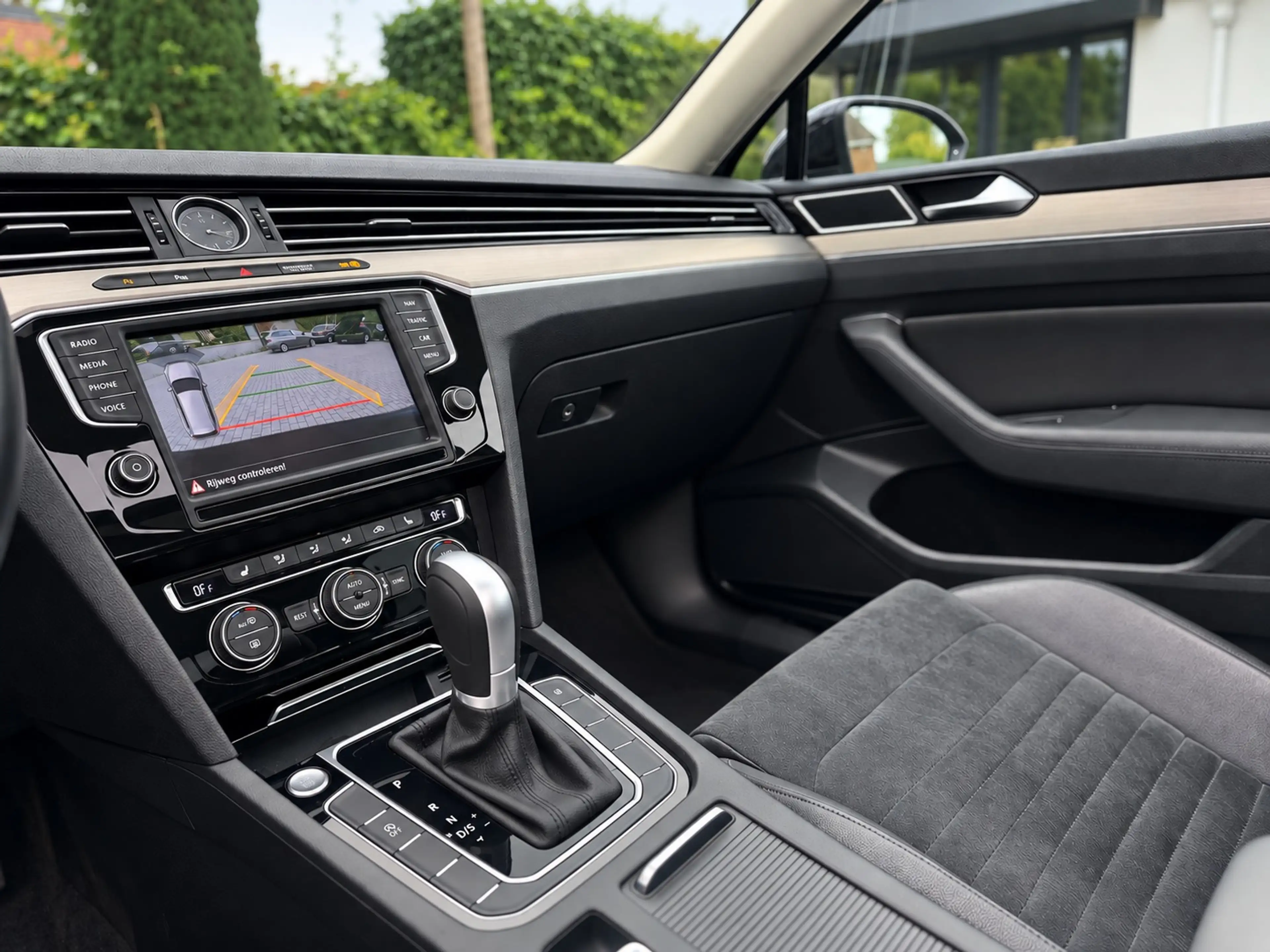 Volkswagen Passat Variant Passat SW 1.6 CR TDi Trendline DSG — photo 13