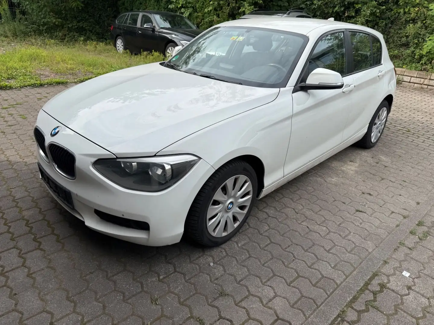 BMW 114 i Lim. 5-trg. Beyaz - 1