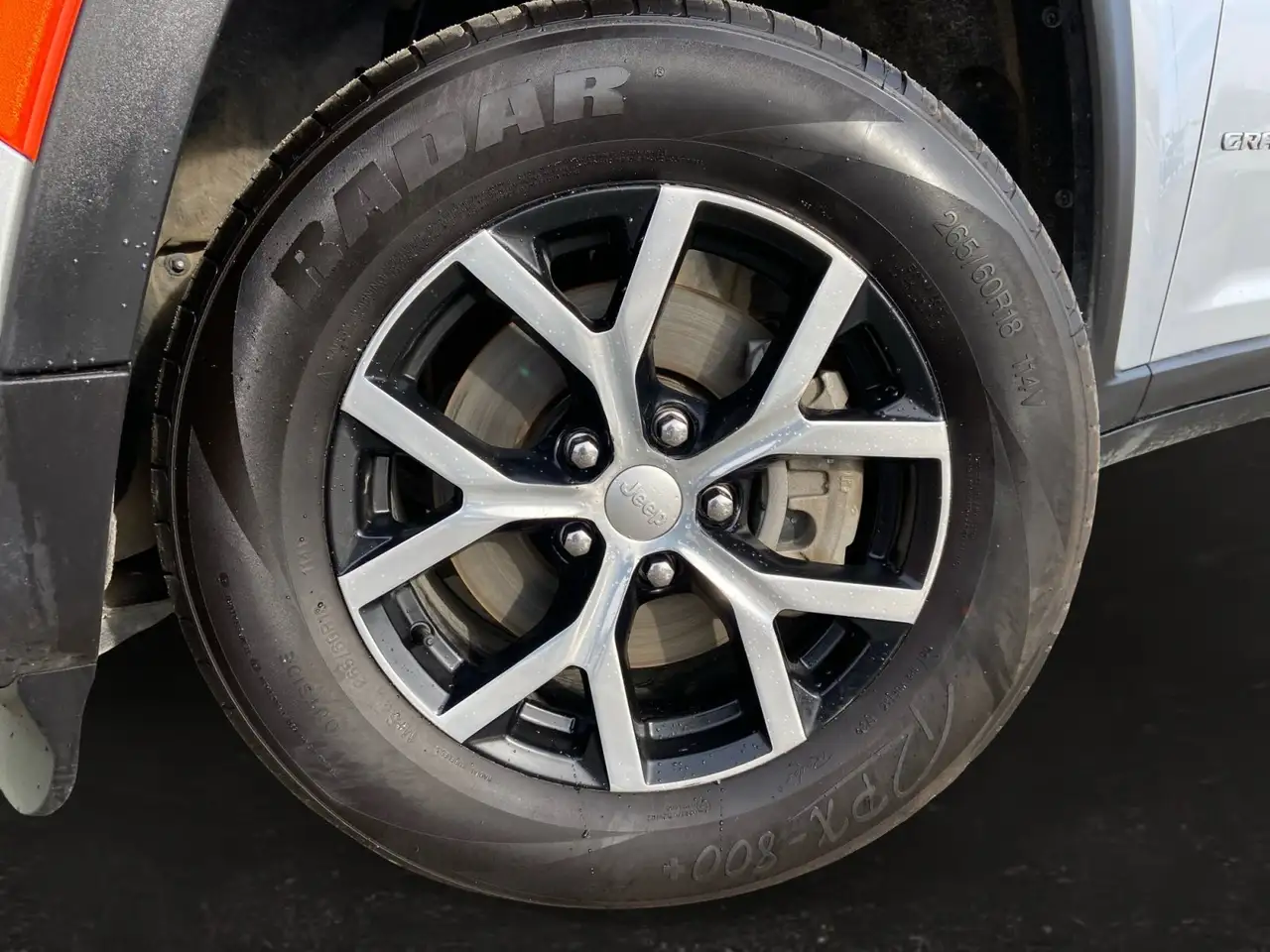 Jeep Grand Cherokee снимка Jeep Grand Cherokee