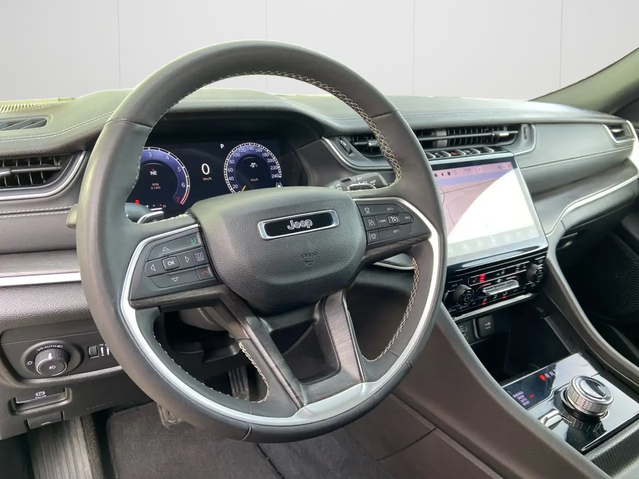 Jeep Grand Cherokee снимка Jeep Grand Cherokee