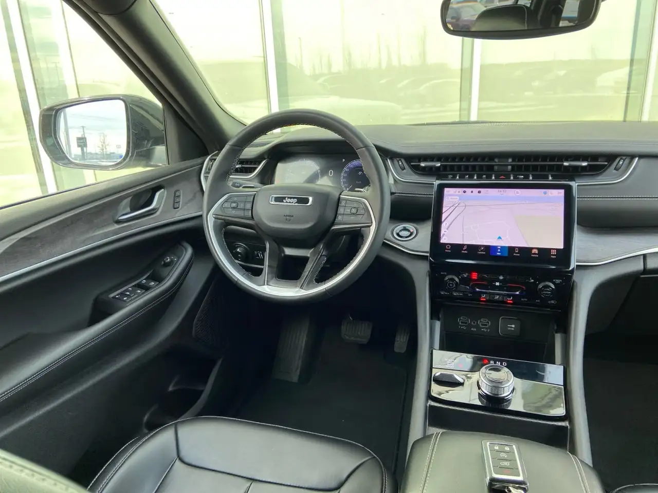 Jeep Grand Cherokee снимка Jeep Grand Cherokee