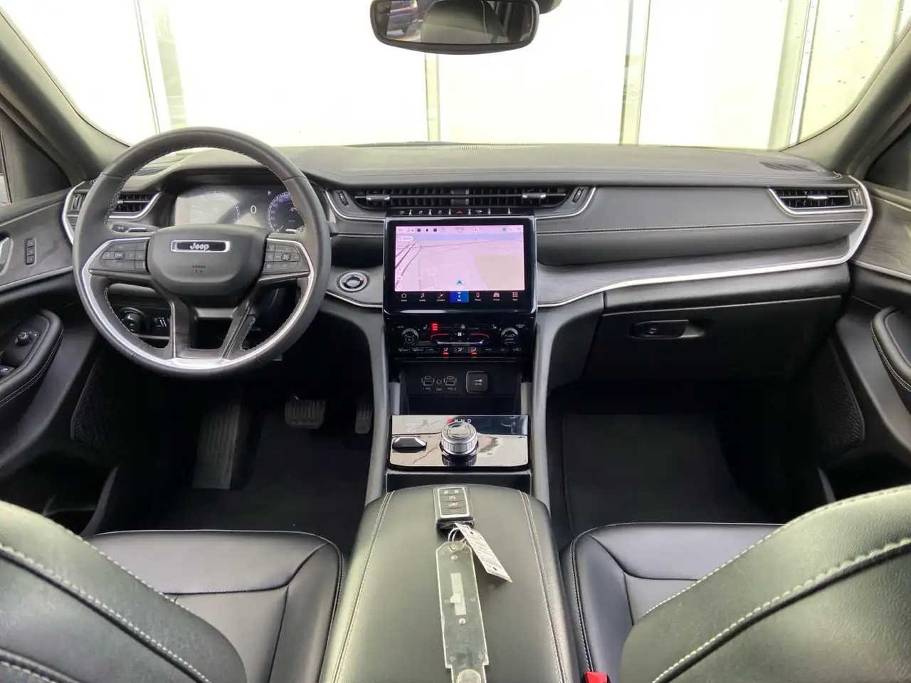Jeep Grand Cherokee снимка Jeep Grand Cherokee