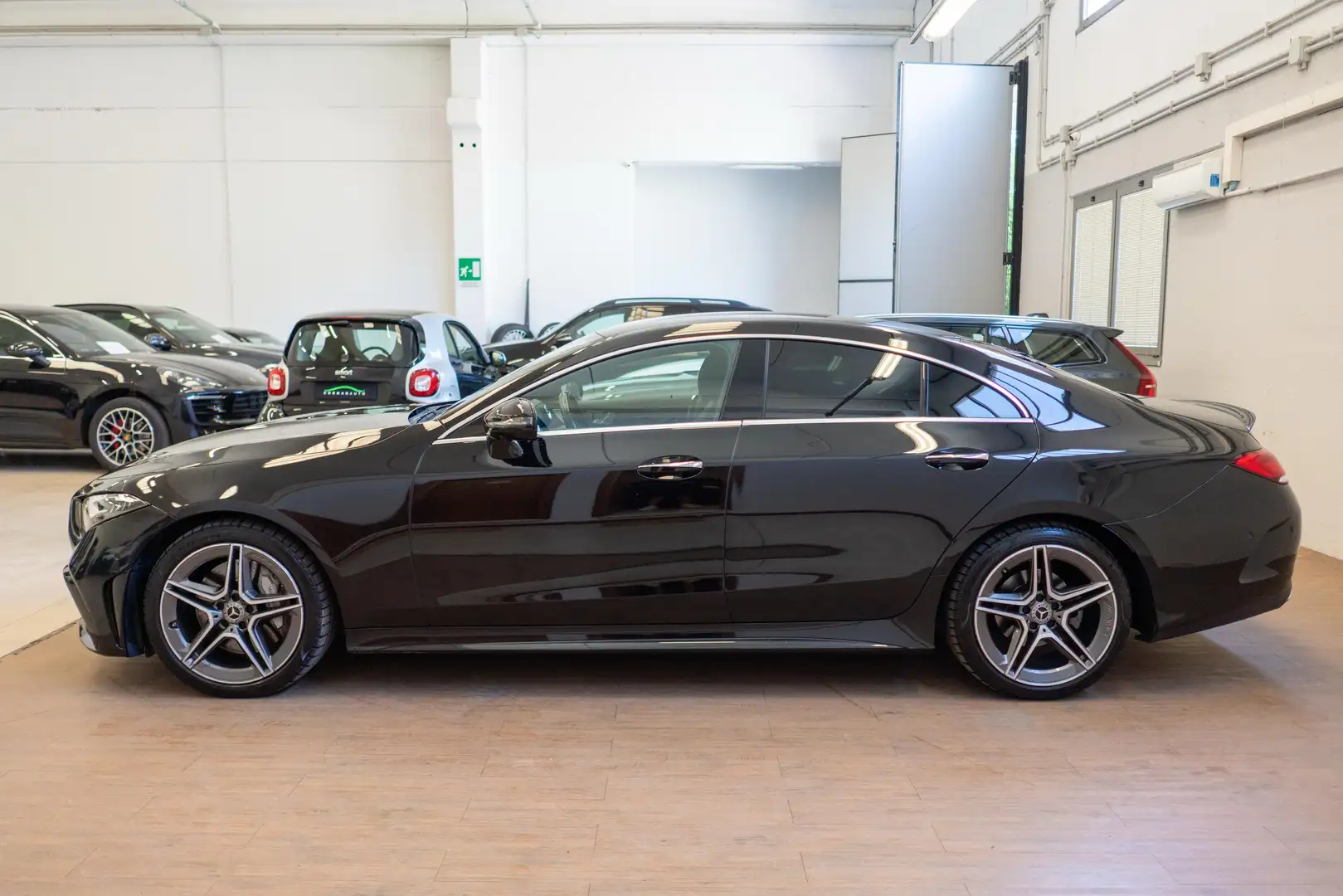 Mercedes-Benz CLS 300 265cv Coupe d mhev Premium Plus AMG 4matic auto Noir - 2