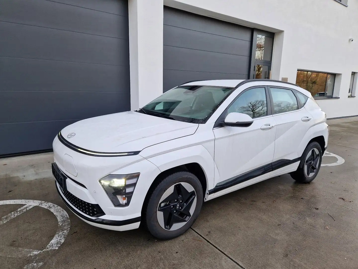 Hyundai KONA Advantage Elektro 2 WD White - 1