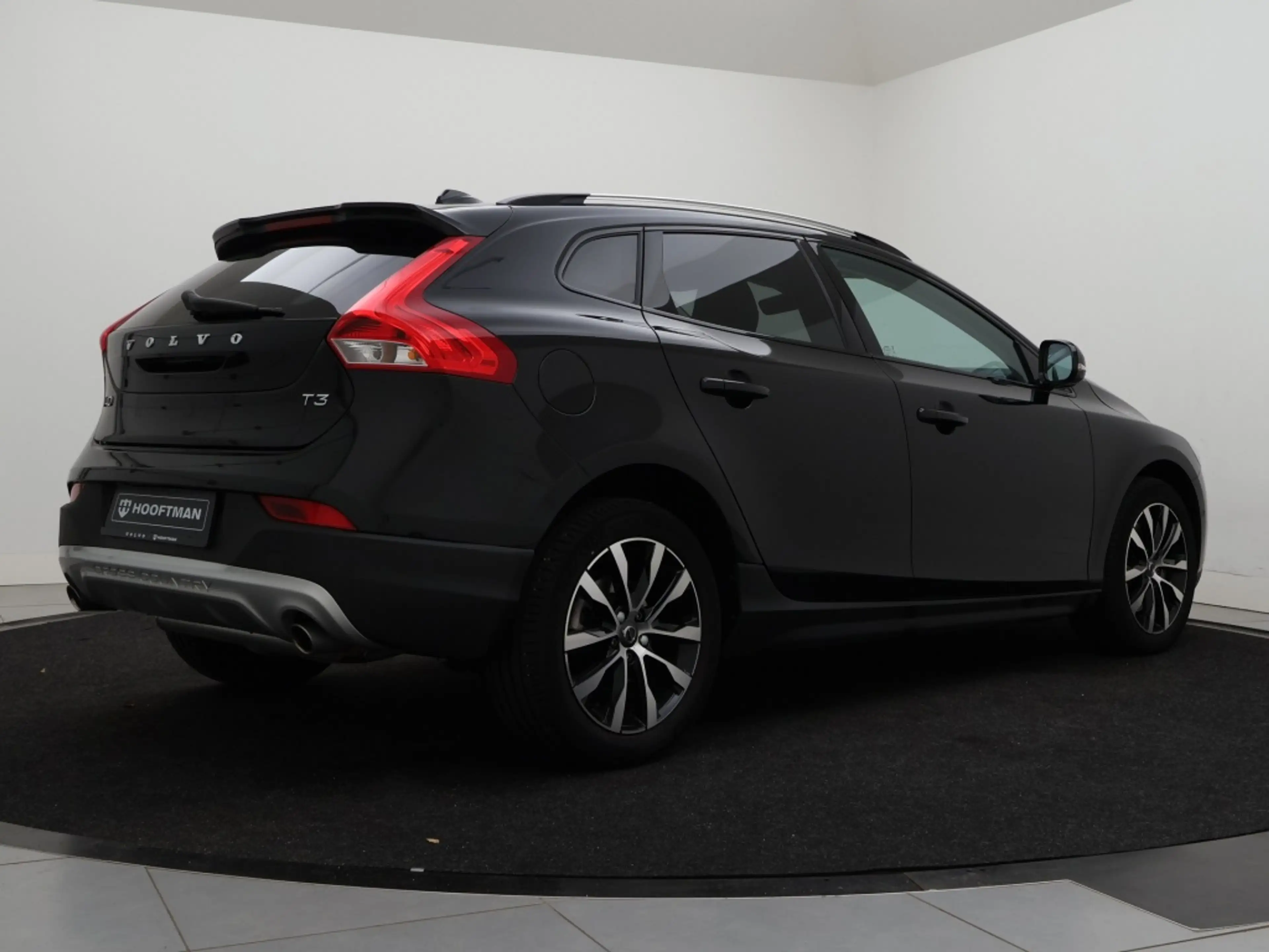 Volvo V40 Cross Country T3 GT POLAR+ LUXURY — photo 3